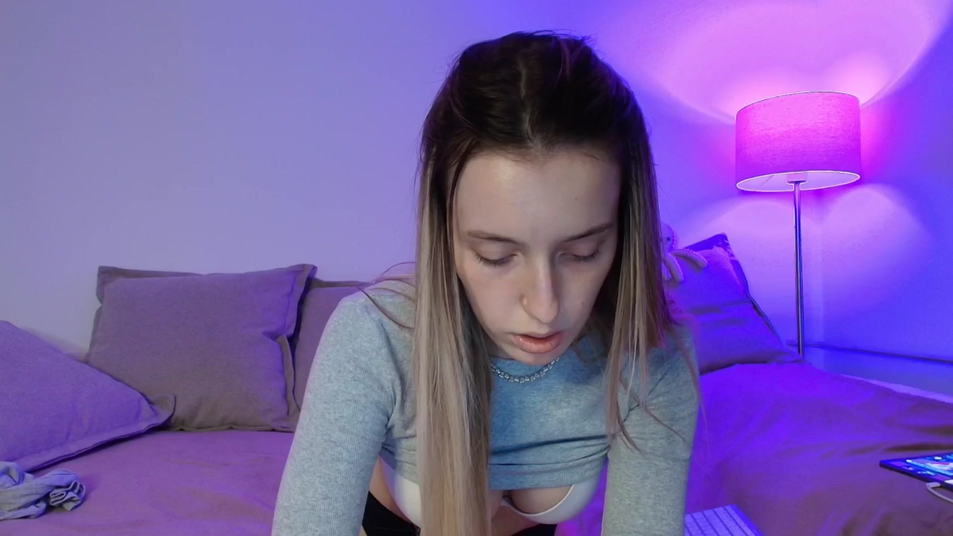 Gallery image thumbnail from Elenaxkiss's myfreecams stream on, 01/22/2026, 10:50 image 18 of 20