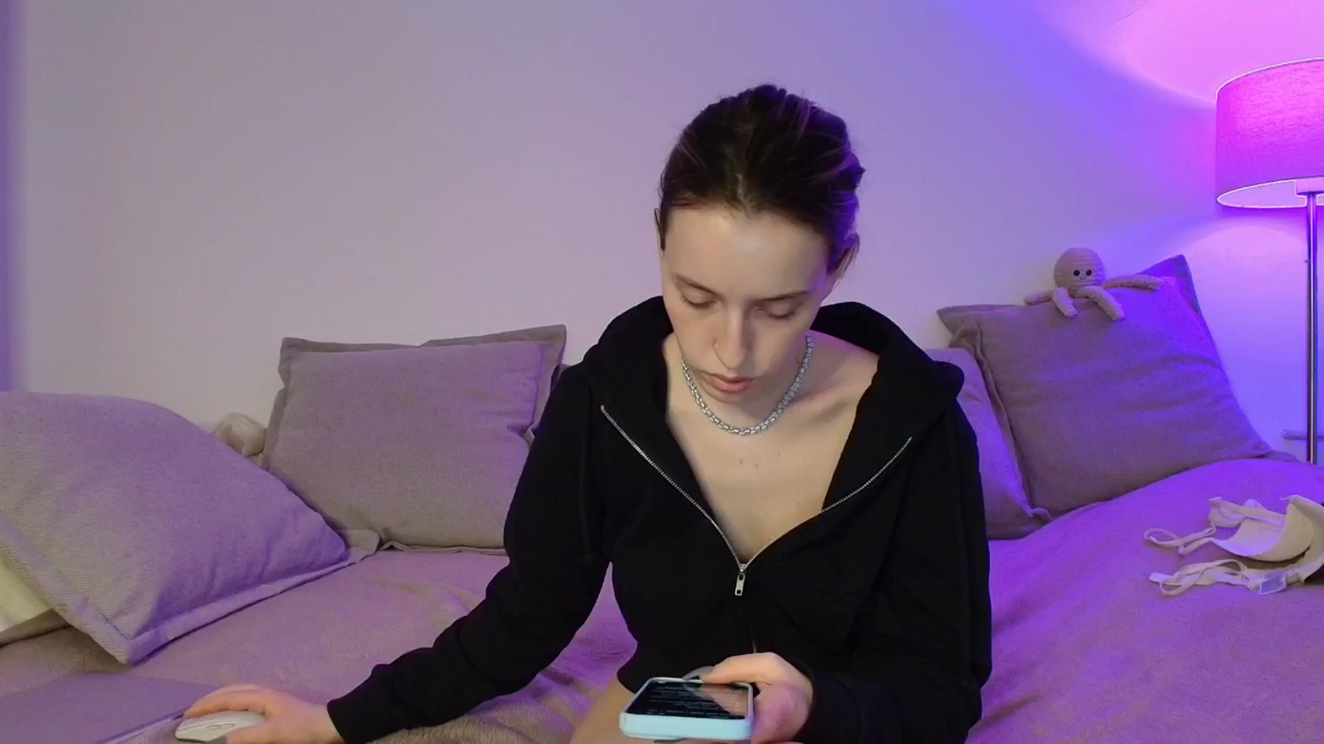 Gallery image thumbnail from Elenaxkiss's myfreecams stream on, 01/23/2026, 11:37 image 4 of 20