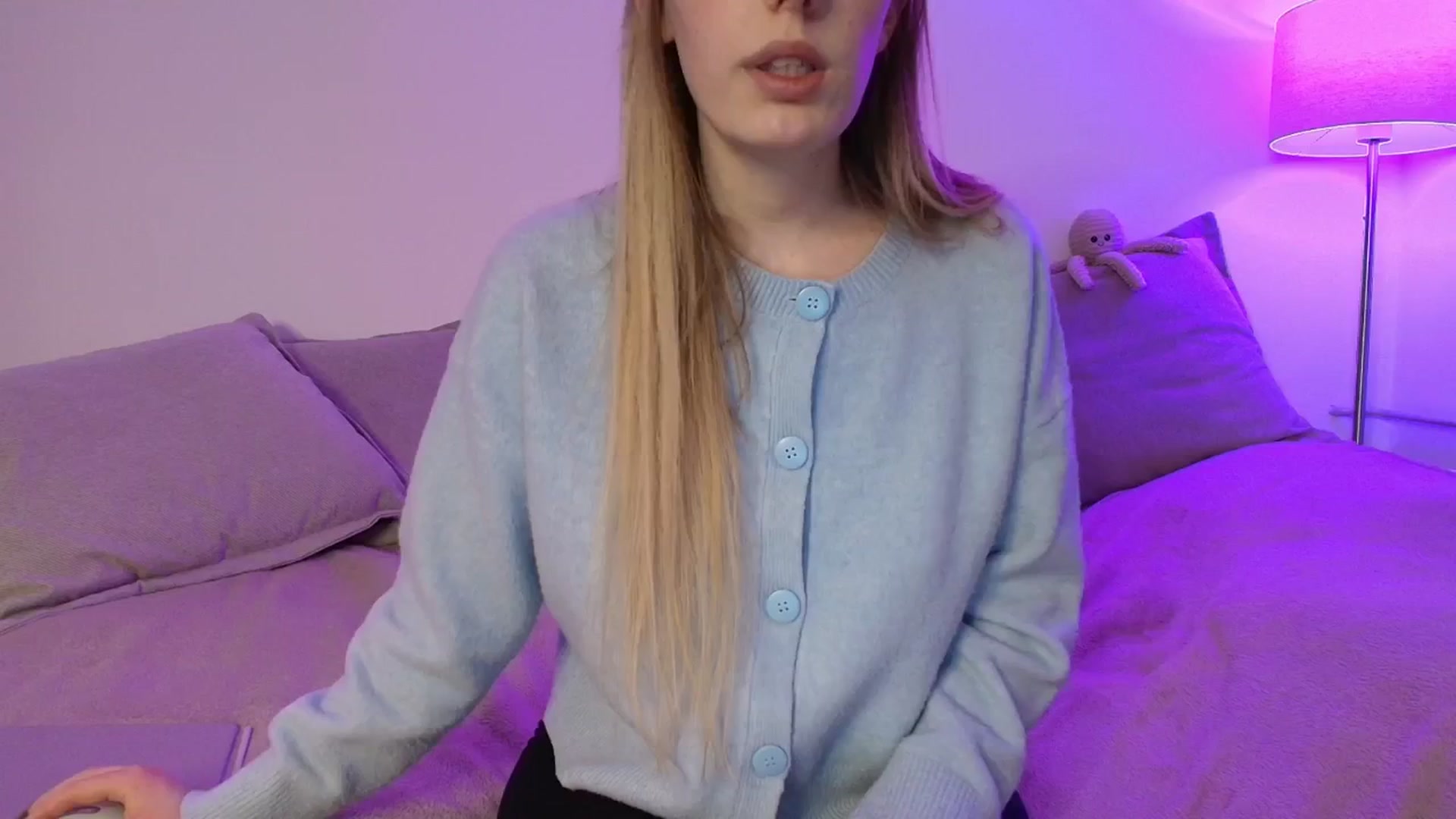 Gallery image thumbnail from Elenaxkiss's myfreecams stream on, 01/23/2026, 20:03 image 11 of 20