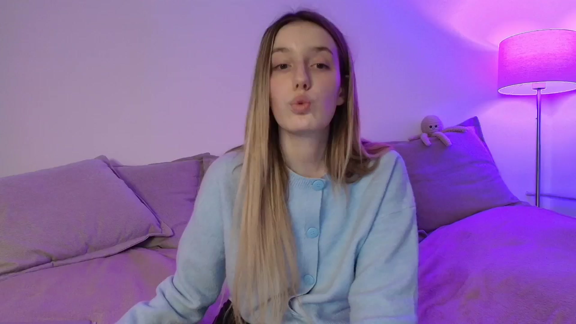 Gallery image thumbnail from Elenaxkiss's myfreecams stream on, 01/23/2026, 20:03 image 3 of 20
