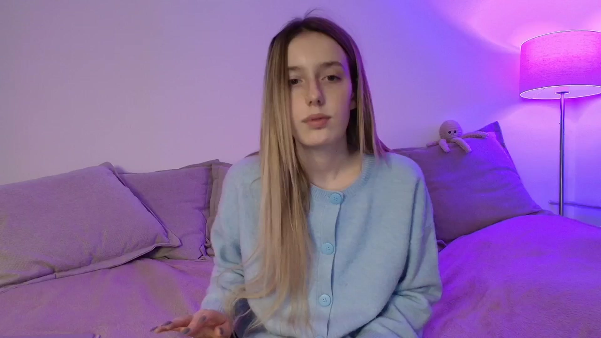 Gallery image thumbnail from Elenaxkiss's myfreecams stream on, 01/23/2026, 20:03 image 5 of 20