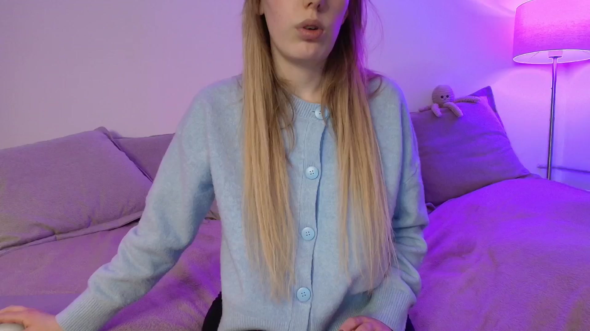 Gallery image thumbnail from Elenaxkiss's myfreecams stream on, 01/23/2026, 20:03 image 9 of 20
