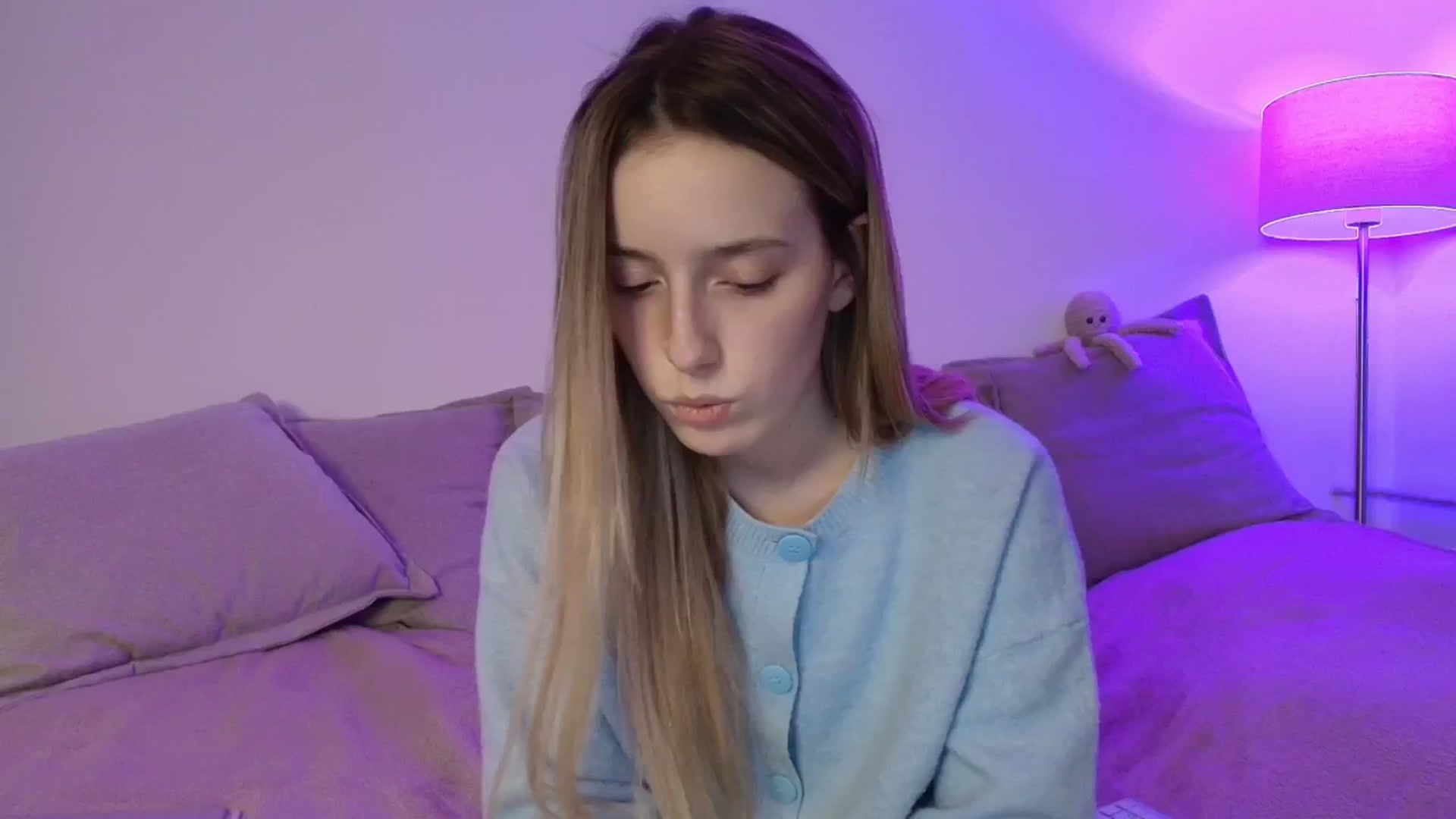 Gallery image thumbnail from Elenaxkiss's myfreecams stream on, 01/23/2026, 20:03 image 6 of 20