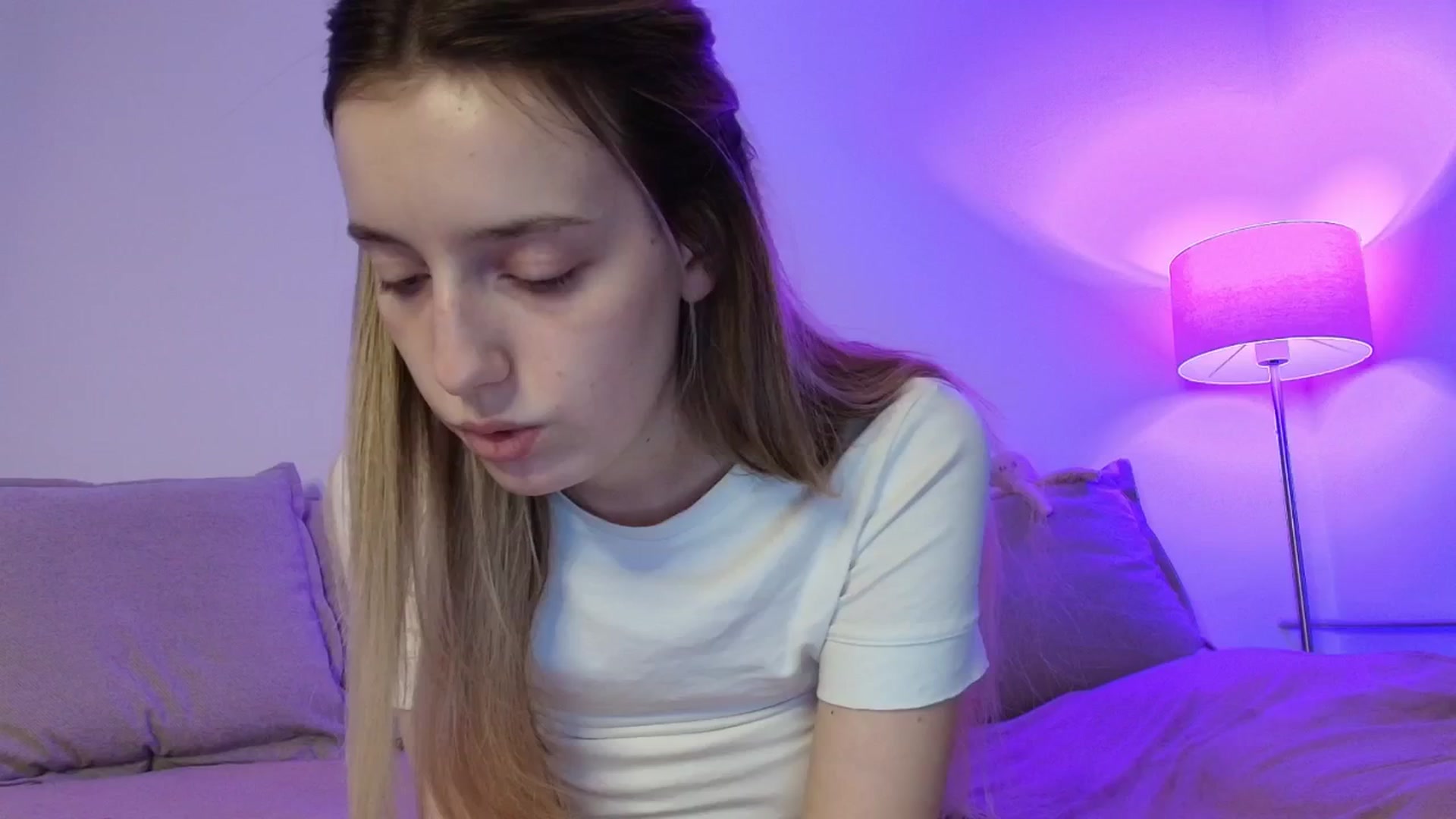 Gallery image thumbnail from Elenaxkiss's myfreecams stream on, 01/27/2026, 09:48 image 15 of 20