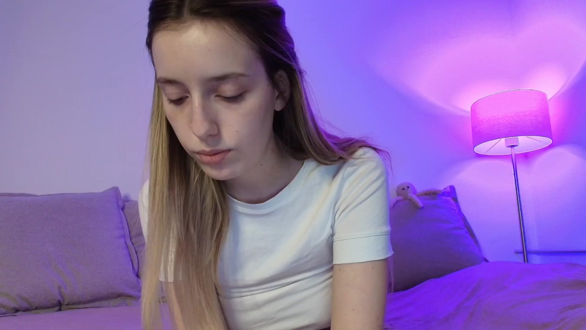 Gallery image thumbnail from Elenaxkiss's myfreecams stream on, 01/27/2026, 09:48 image 17 of 20