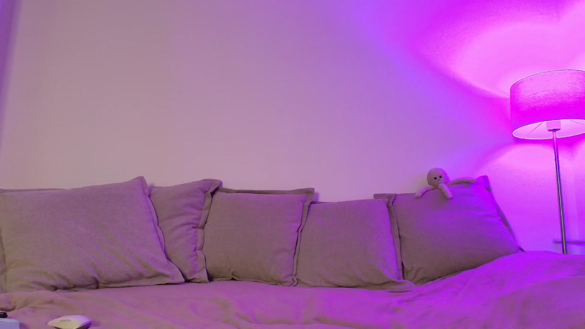 Gallery image thumbnail from Elenaxkiss's myfreecams stream on, 01/27/2026, 11:45 image 14 of 20