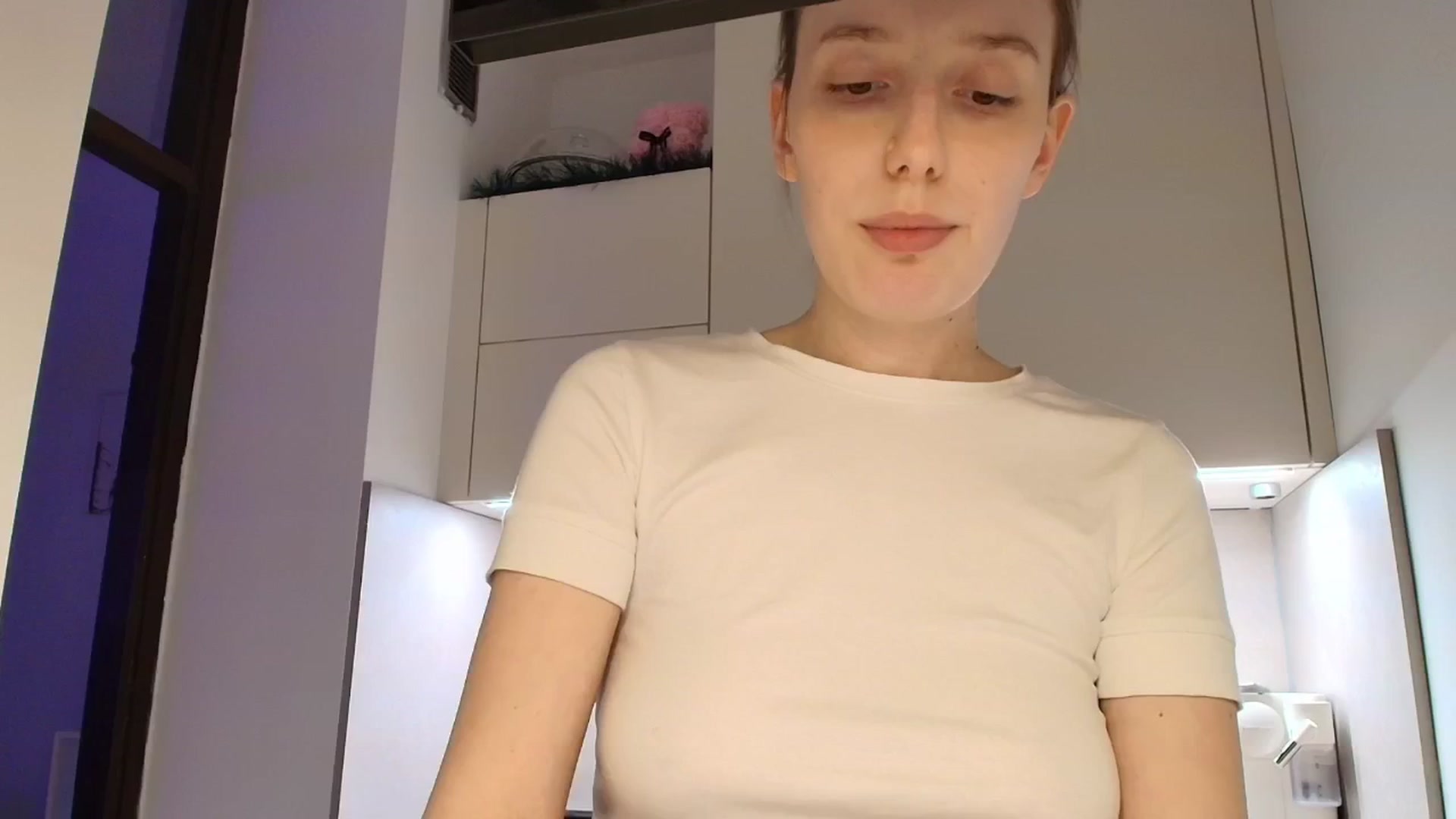 Gallery image thumbnail from Elenaxkiss's myfreecams stream on, 01/27/2026, 11:45 image 8 of 20