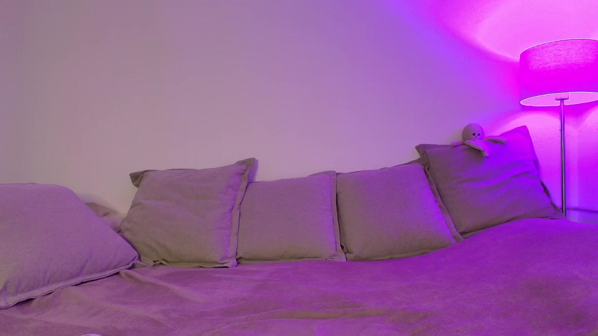 Gallery image thumbnail from Elenaxkiss's myfreecams stream on, 01/28/2026, 09:17 image 5 of 20