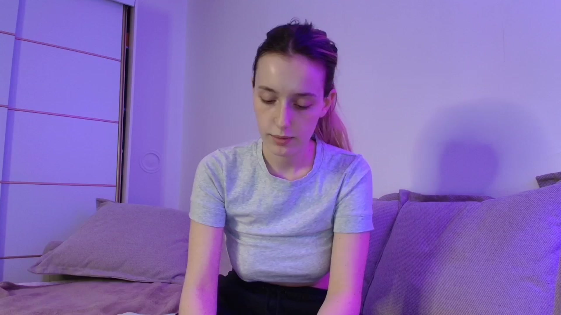 Gallery image thumbnail from Elenaxkiss's myfreecams stream on, 01/28/2026, 21:00 image 1 of 20