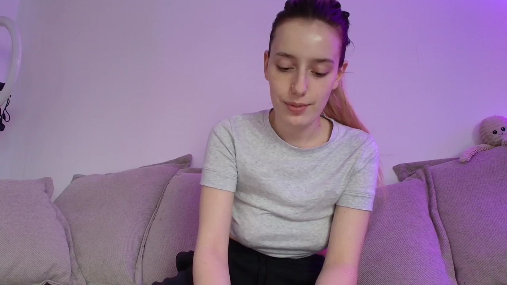 Gallery image thumbnail from Elenaxkiss's myfreecams stream on, 01/29/2026, 11:32 image 10 of 20