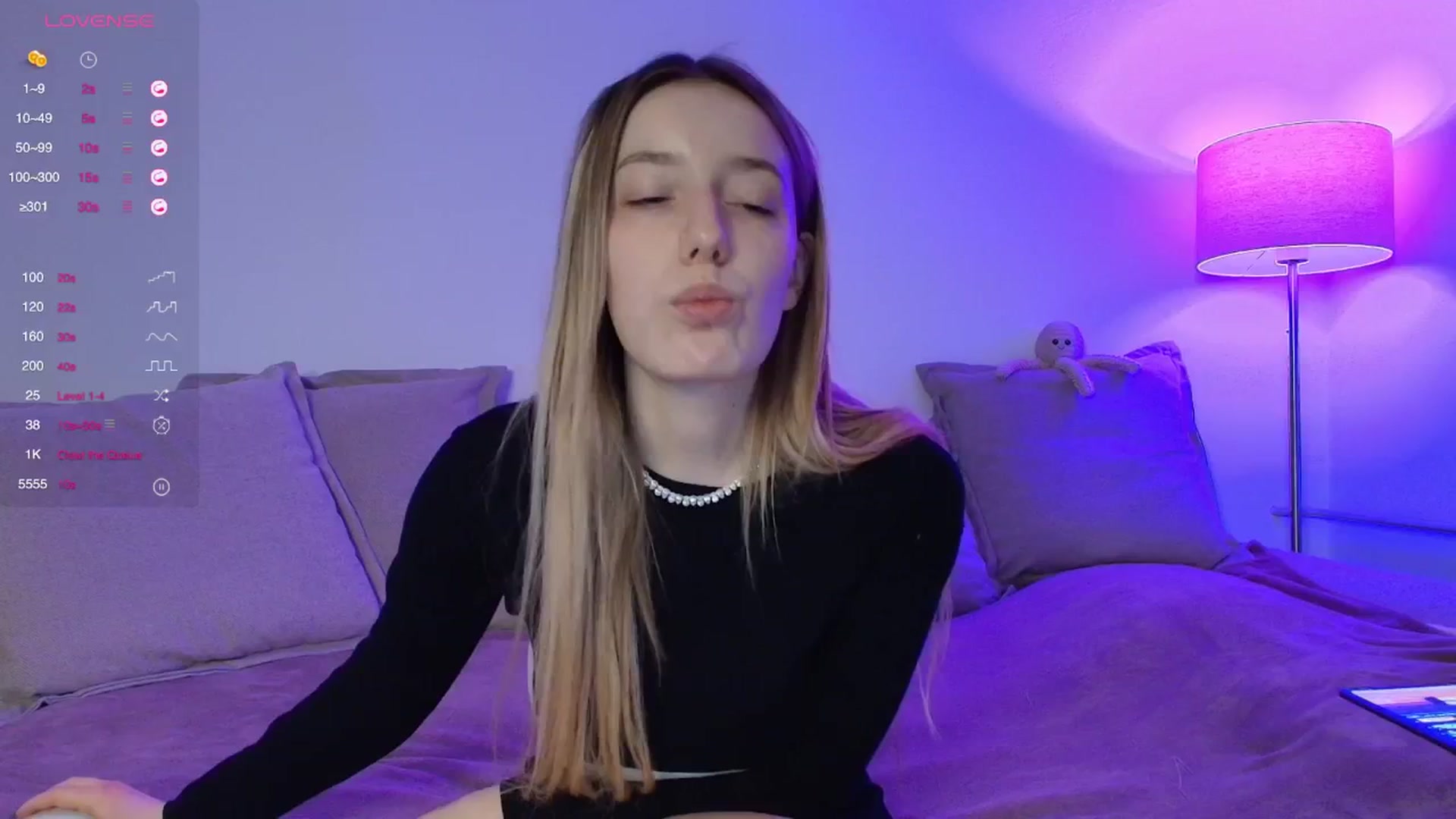Gallery image thumbnail from Elenaxkiss's myfreecams stream on, 02/02/2026, 10:03 image 2 of 20