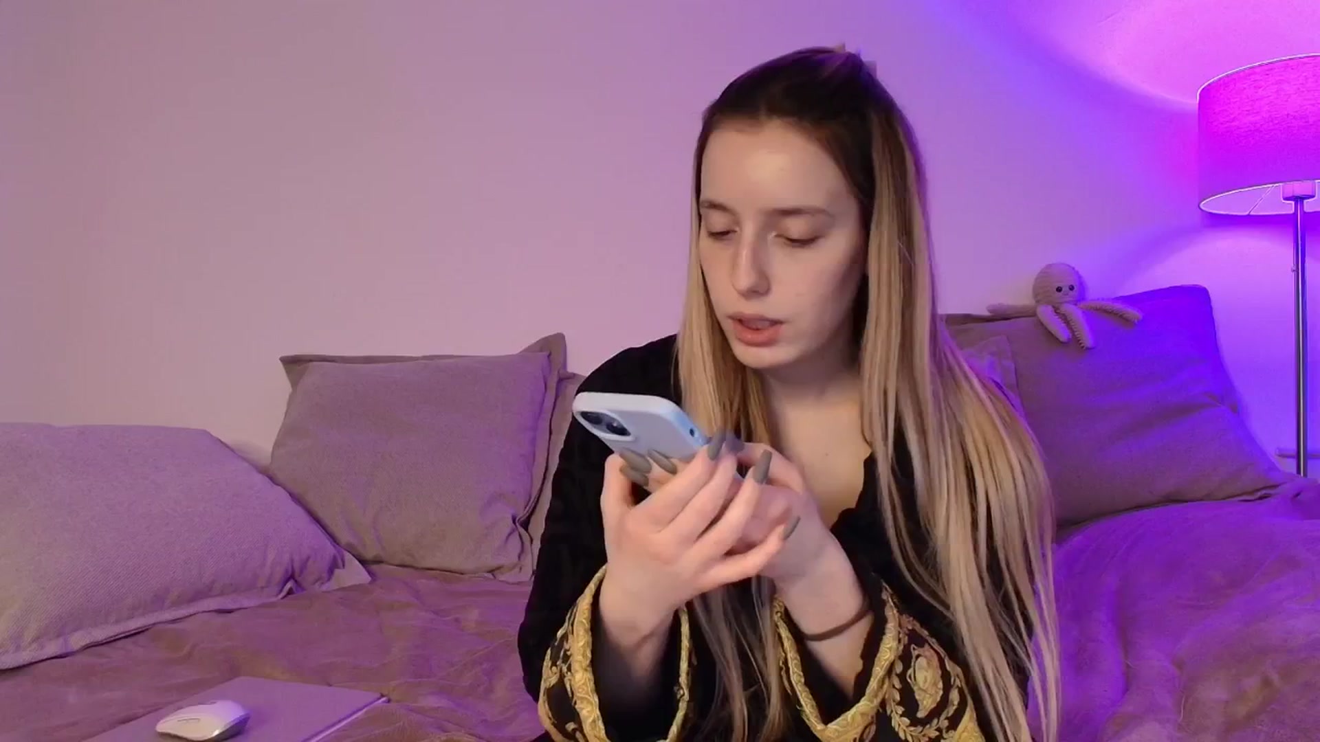 Gallery image thumbnail from Elenaxkiss's myfreecams stream on, 02/05/2026, 10:07 image 9 of 20