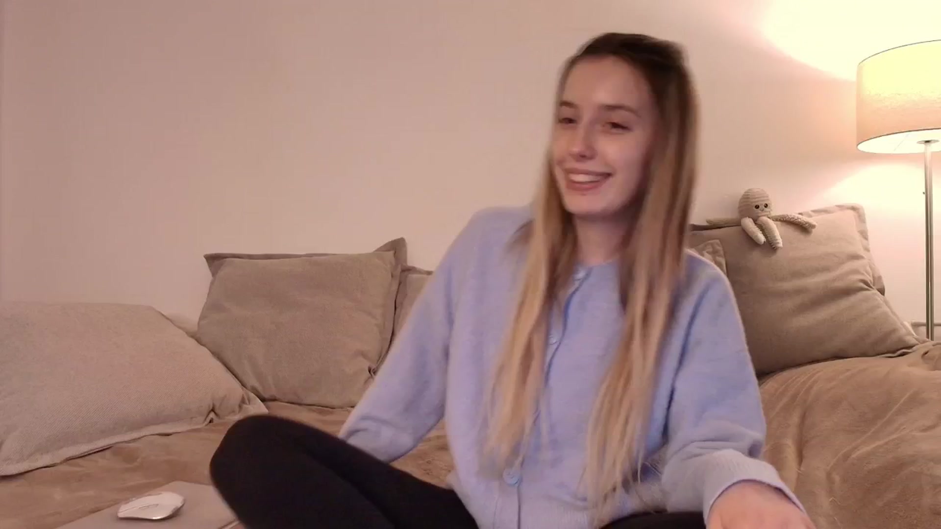 Gallery image thumbnail from Elenaxkiss's myfreecams stream on, 02/05/2026, 10:07 image 15 of 20