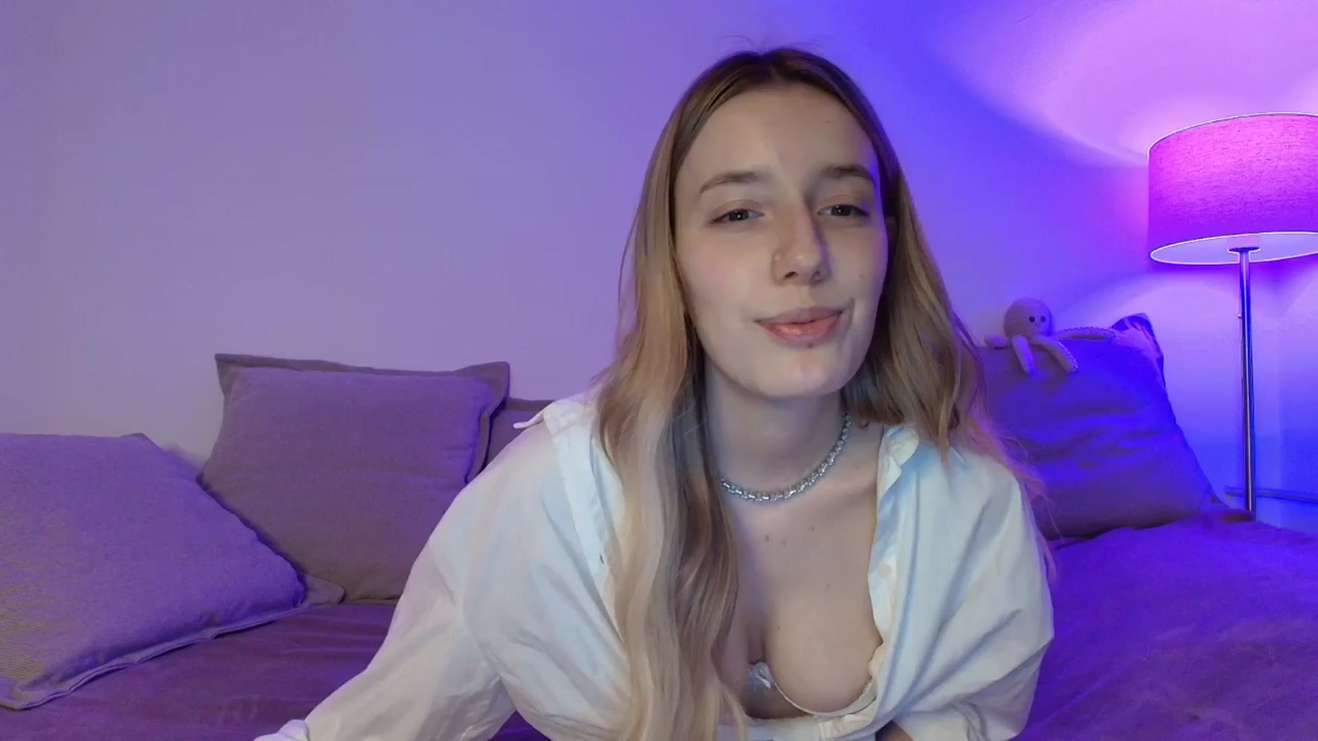 Gallery image thumbnail from Elenaxkiss's myfreecams stream on, 02/09/2026, 06:57 image 10 of 20