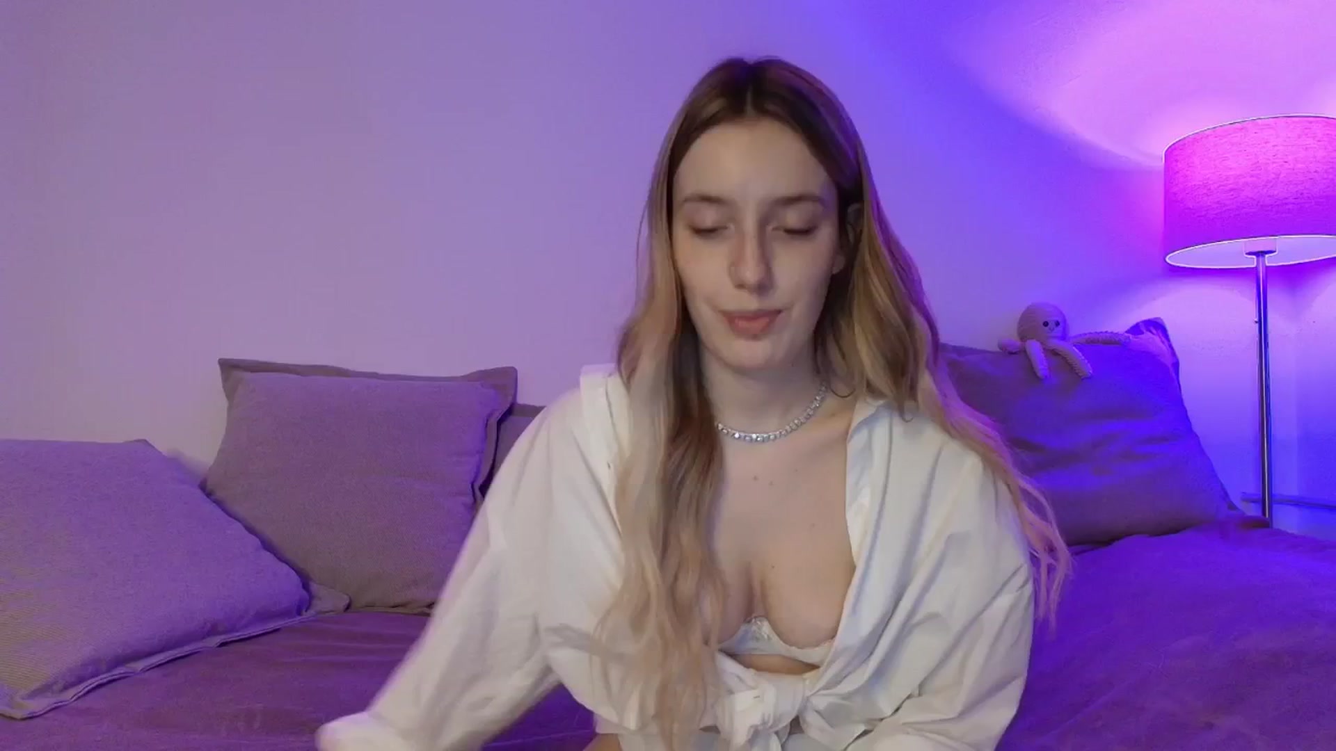 Gallery image thumbnail from Elenaxkiss's myfreecams stream on, 02/09/2026, 06:57 image 14 of 20