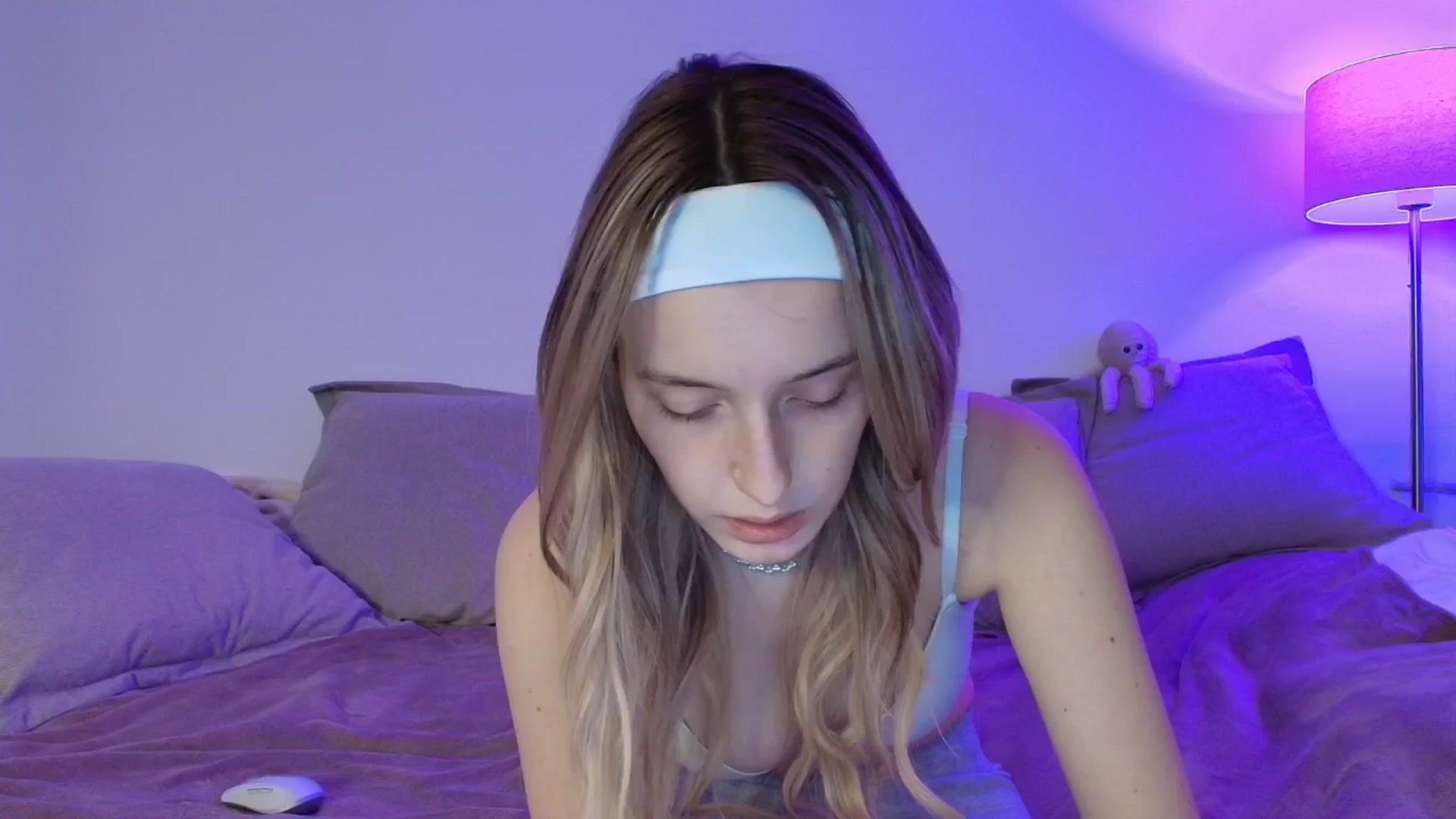 Gallery image thumbnail from Elenaxkiss's myfreecams stream on, 02/10/2026, 11:15 image 15 of 20