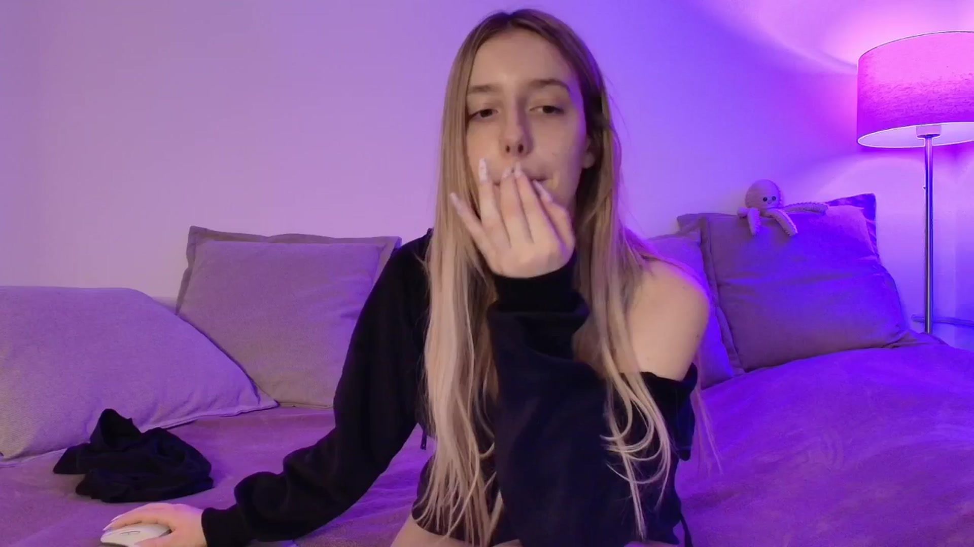 Gallery image thumbnail from Elenaxkiss's myfreecams stream on, 02/11/2026, 11:15 image 1 of 20