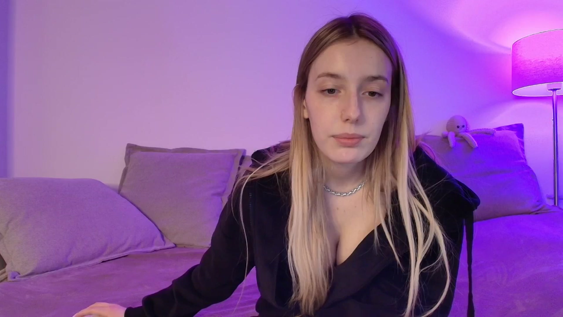 Gallery image thumbnail from Elenaxkiss's myfreecams stream on, 02/11/2026, 11:15 image 10 of 20