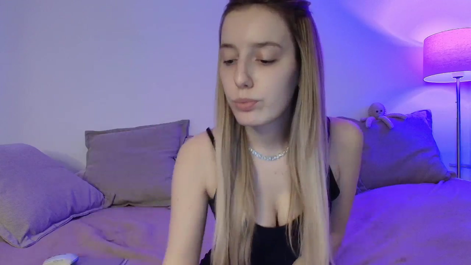 Gallery image thumbnail from Elenaxkiss's myfreecams stream on, 02/12/2026, 11:11 image 4 of 20