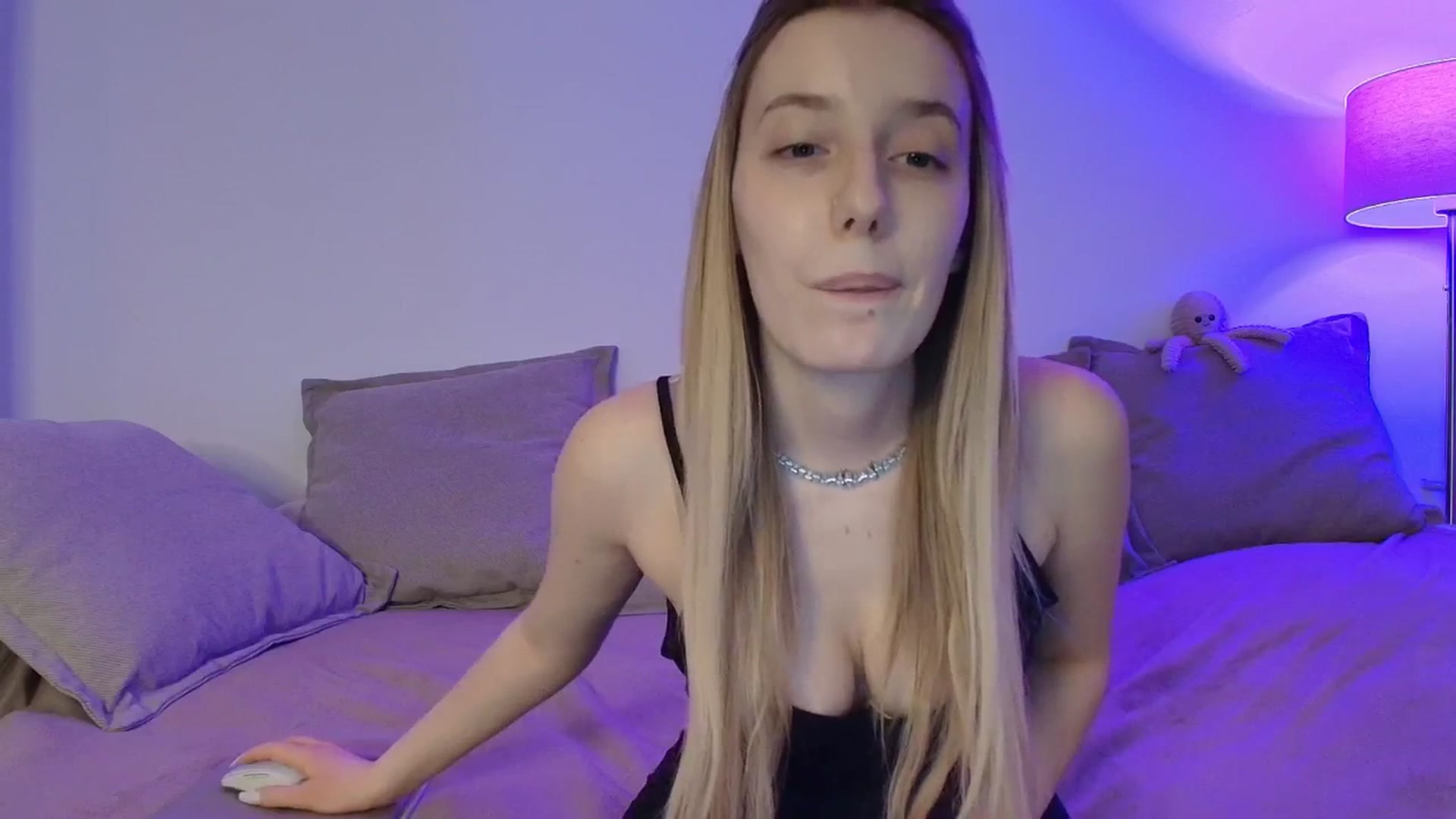 Gallery image thumbnail from Elenaxkiss's myfreecams stream on, 02/12/2026, 11:11 image 19 of 20