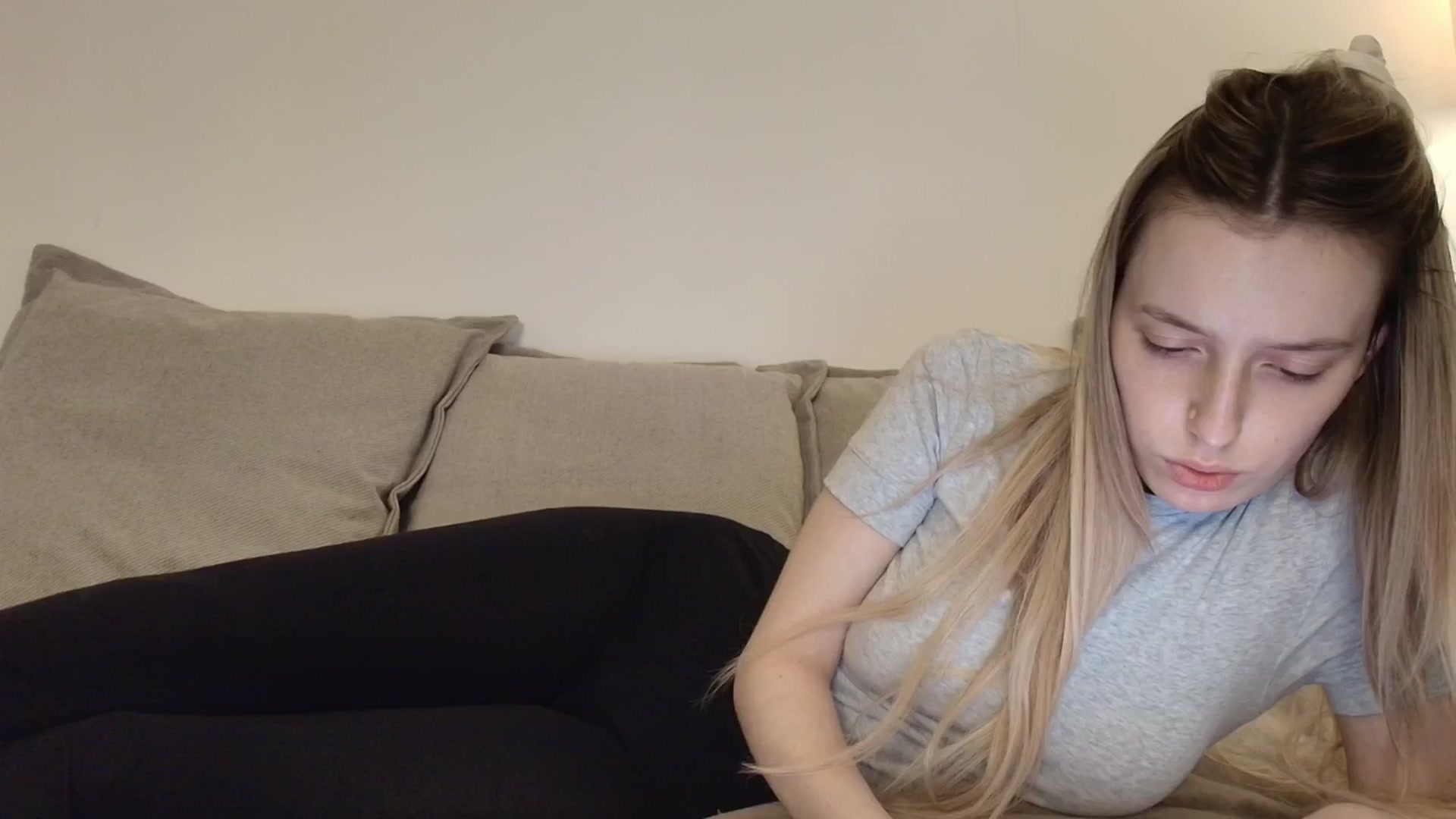 Gallery image thumbnail from Elenaxkiss's myfreecams stream on, 02/12/2026, 20:42 image 18 of 20