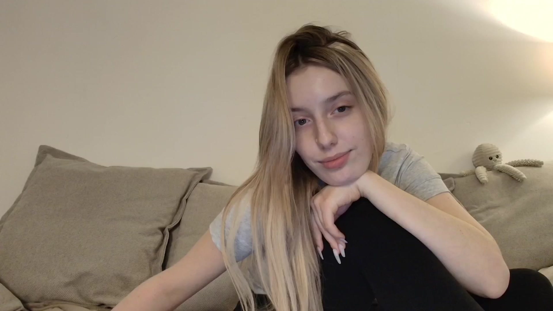 Gallery image thumbnail from Elenaxkiss's myfreecams stream on, 02/12/2026, 20:42 image 11 of 20