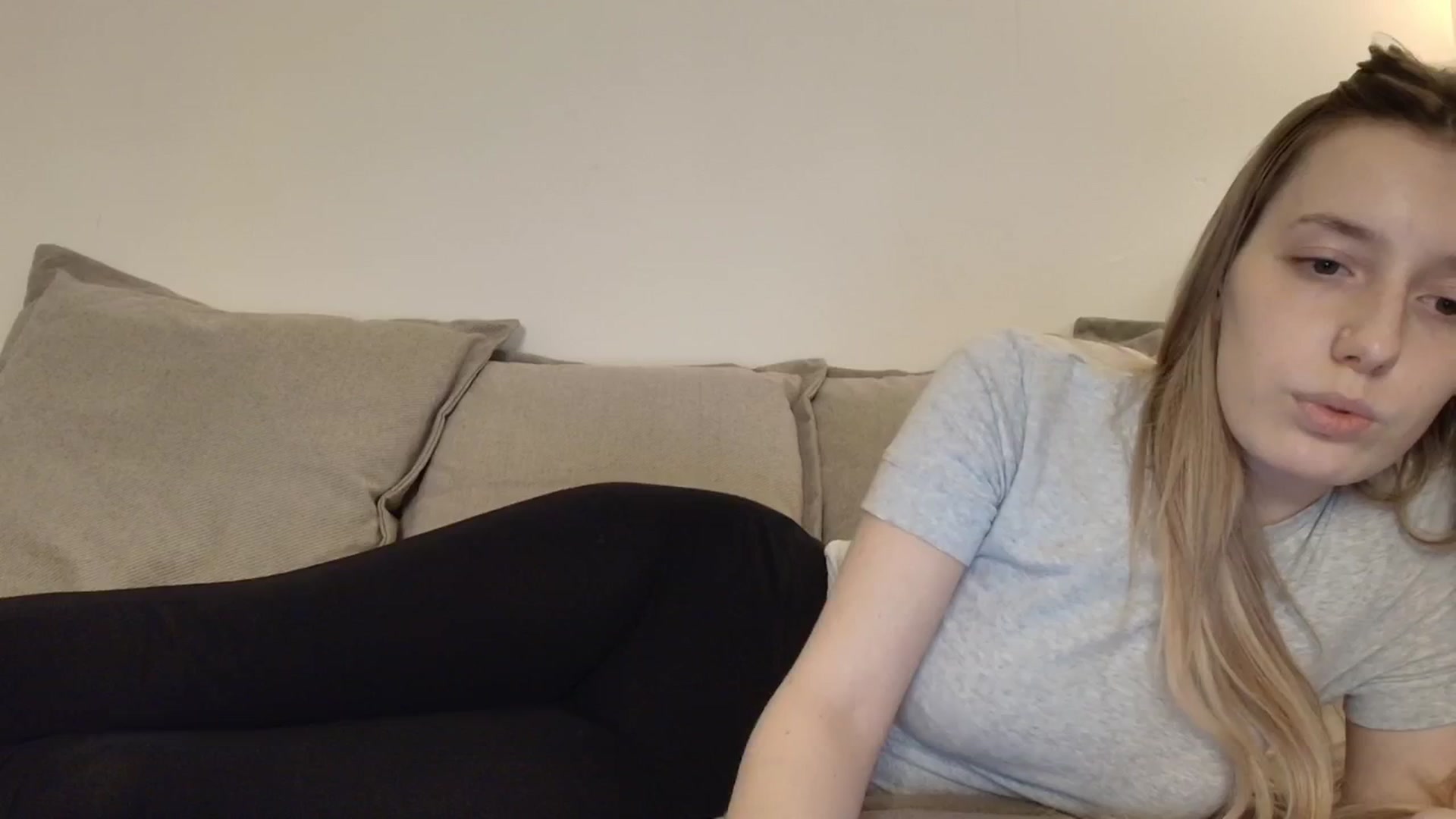 Gallery image thumbnail from Elenaxkiss's myfreecams stream on, 02/12/2026, 20:42 image 19 of 20