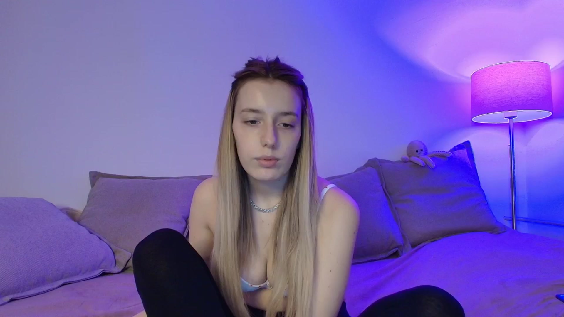 Gallery image thumbnail from Elenaxkiss's myfreecams stream on, 02/13/2026, 07:37 image 20 of 20