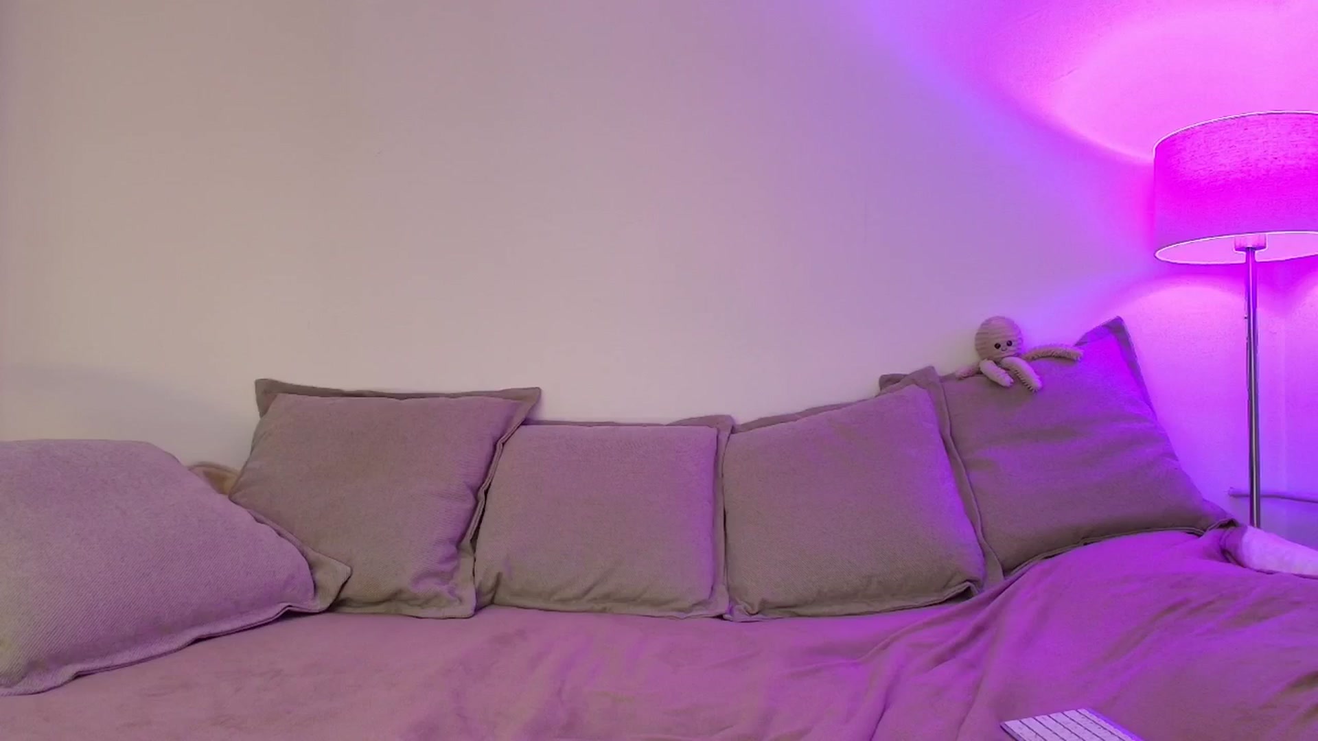 Gallery image thumbnail from Elenaxkiss's myfreecams stream on, 02/13/2026, 11:31 image 17 of 20