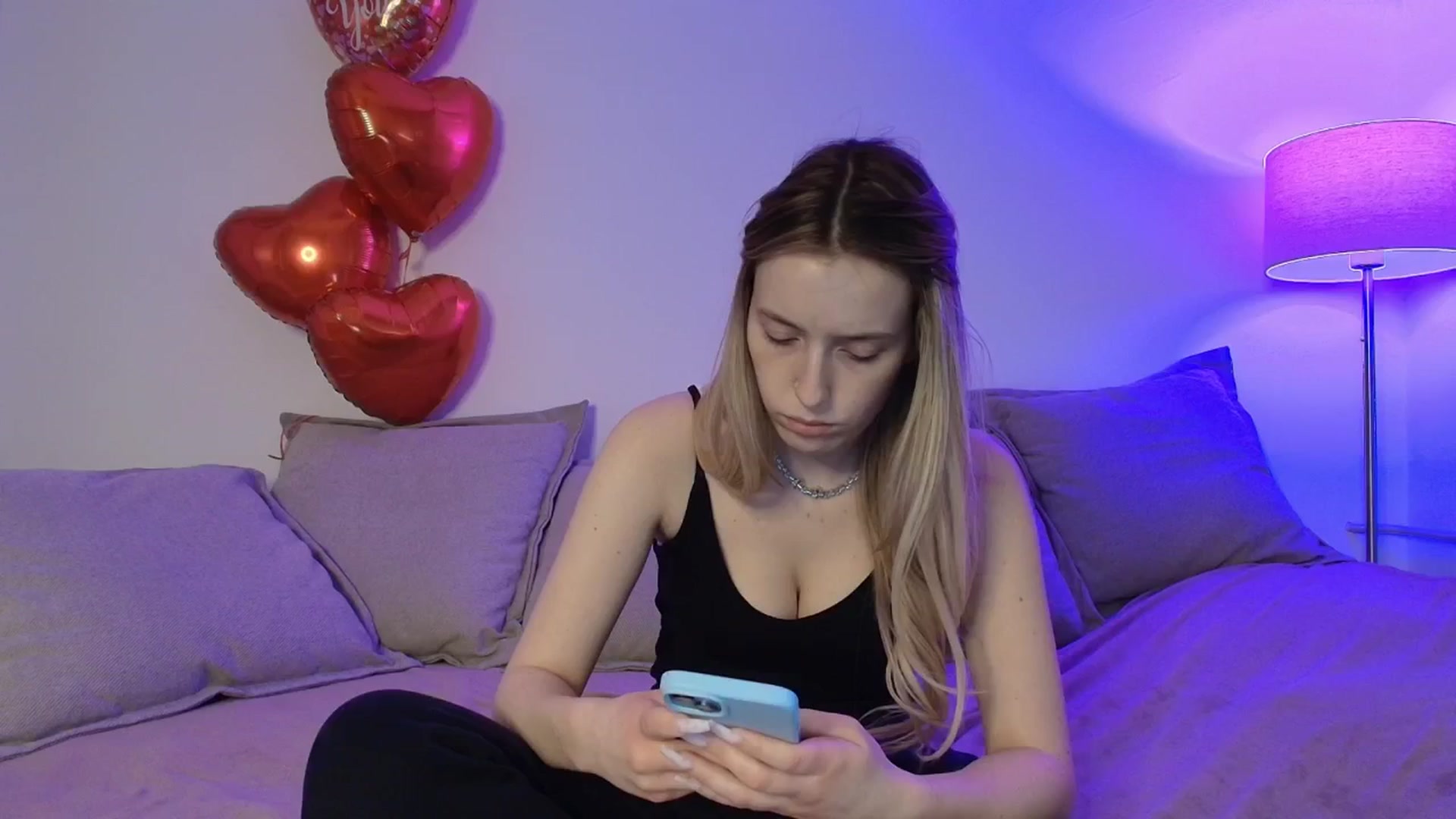 Gallery image thumbnail from Elenaxkiss's myfreecams stream on, 02/16/2026, 12:02 image 14 of 20
