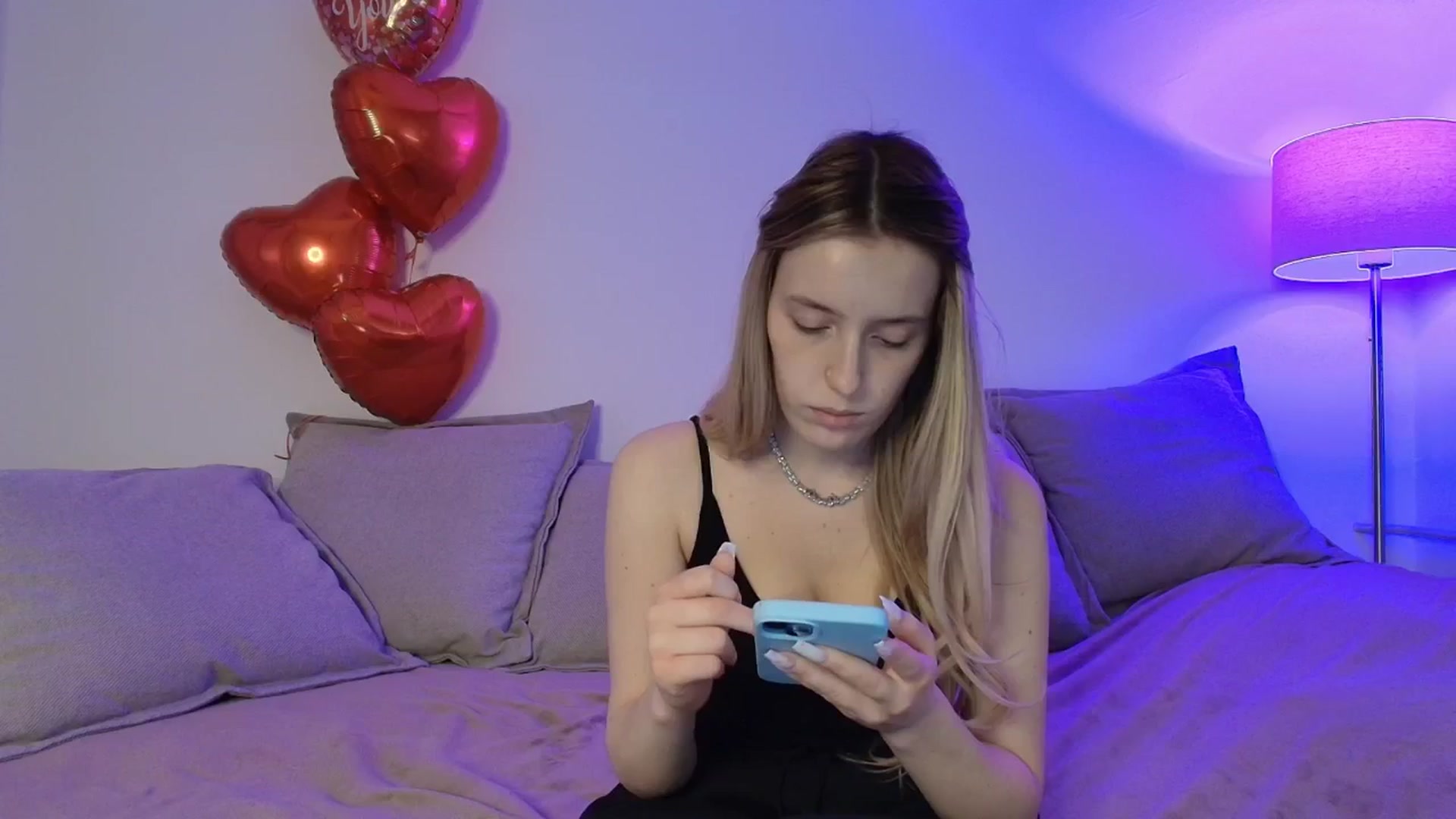 Gallery image thumbnail from Elenaxkiss's myfreecams stream on, 02/16/2026, 12:02 image 11 of 20