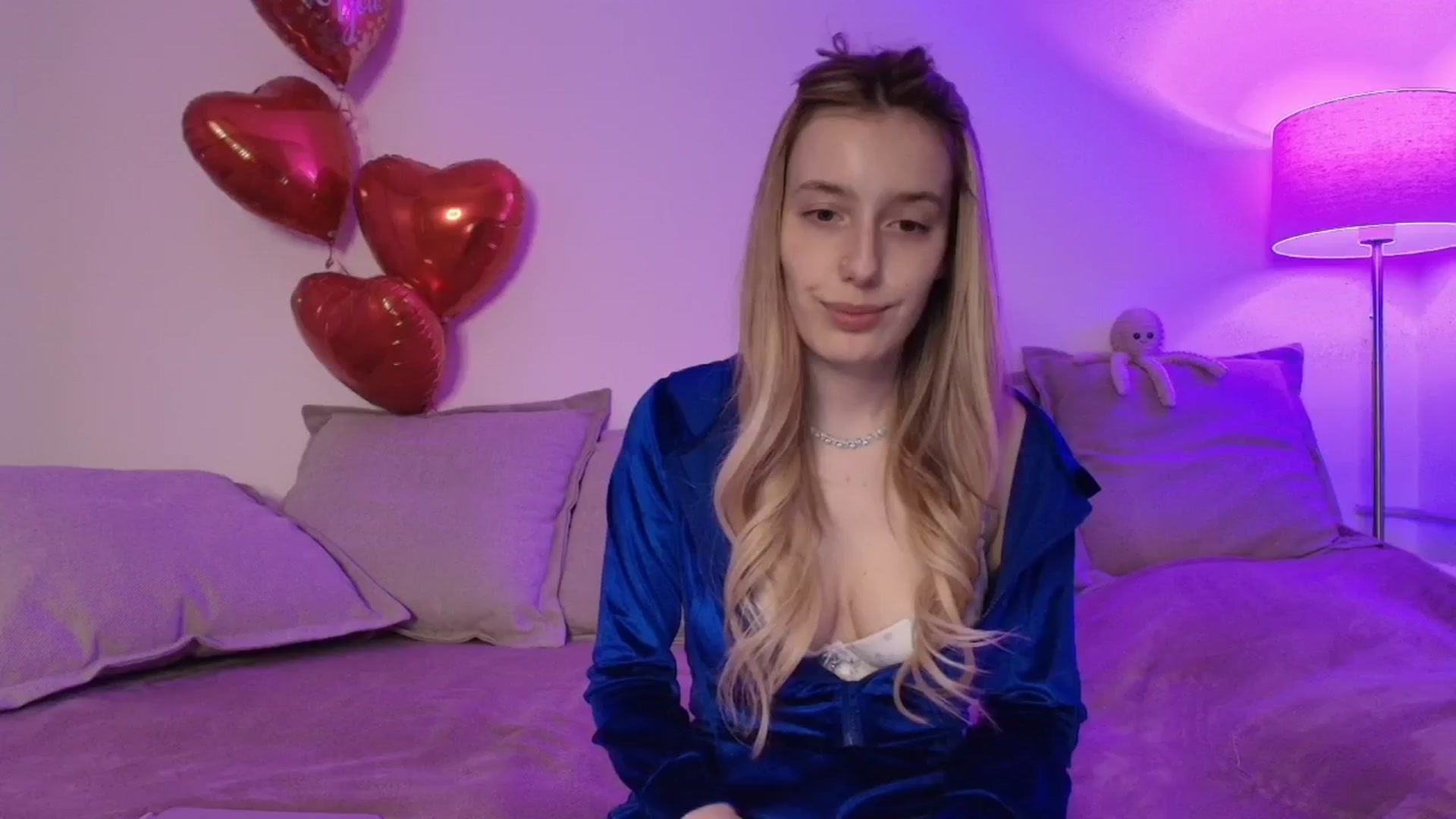 Gallery image thumbnail from Elenaxkiss's myfreecams stream on, 02/17/2026, 08:07 image 10 of 20