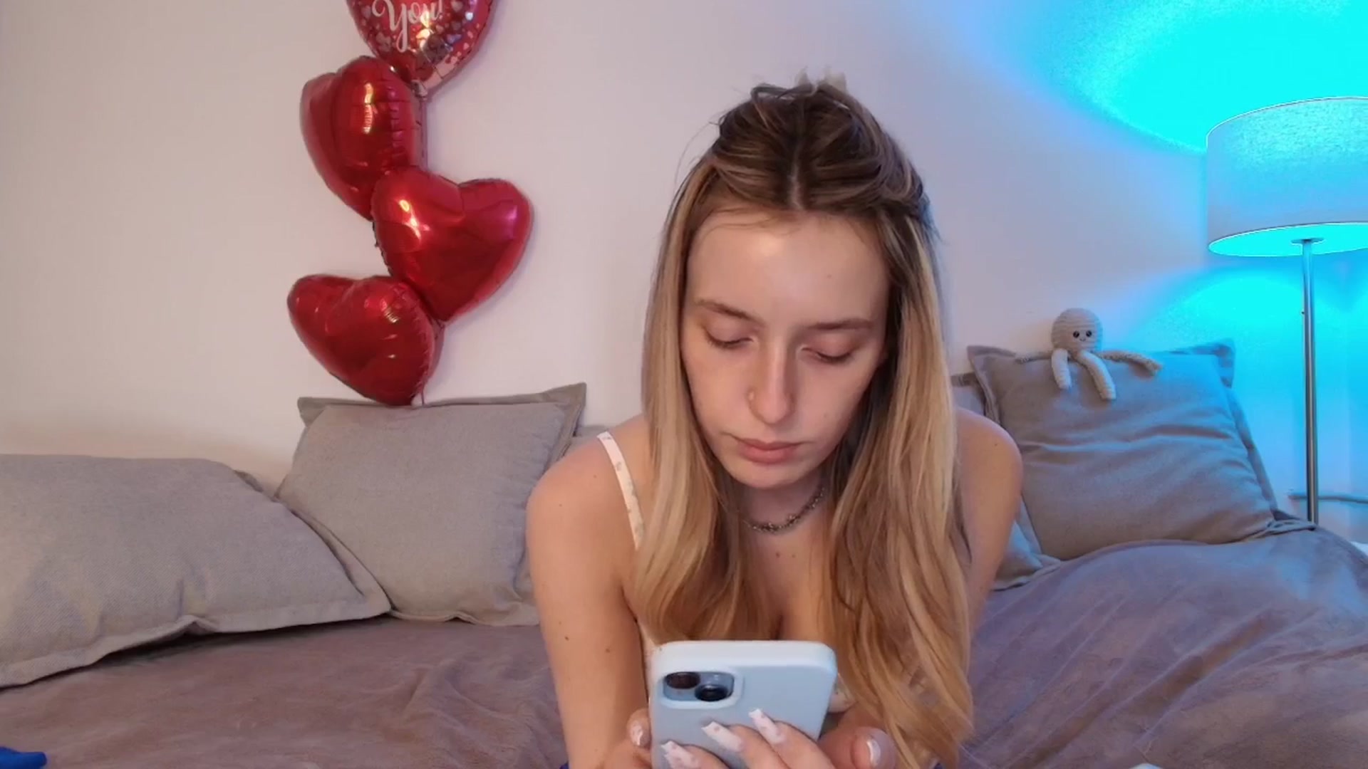 Gallery image thumbnail from Elenaxkiss's myfreecams stream on, 02/17/2026, 12:03 image 20 of 20
