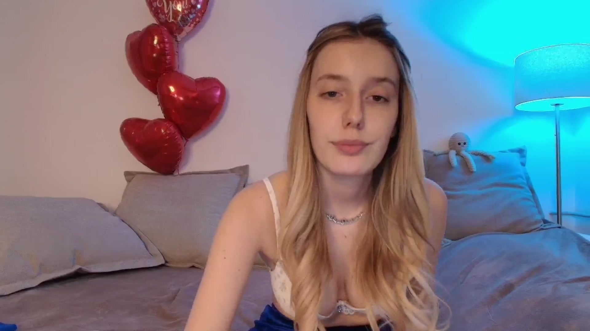Gallery image thumbnail from Elenaxkiss's myfreecams stream on, 02/17/2026, 12:03 image 13 of 20