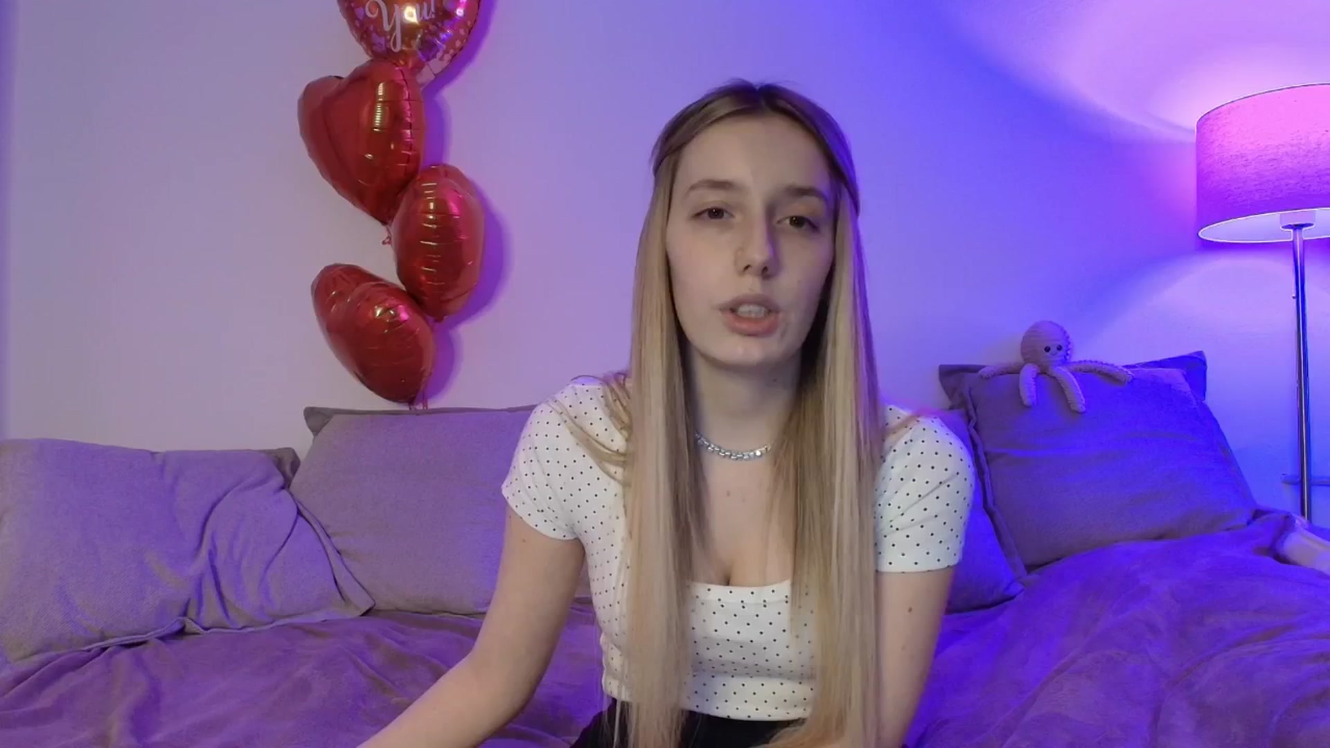 Gallery image thumbnail from Elenaxkiss's myfreecams stream on, 02/17/2026, 20:16 image 5 of 20
