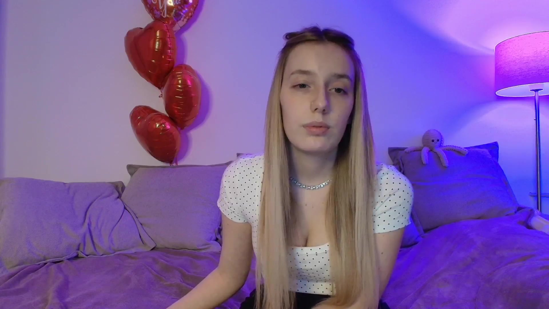 Gallery image thumbnail from Elenaxkiss's myfreecams stream on, 02/17/2026, 20:16 image 9 of 20