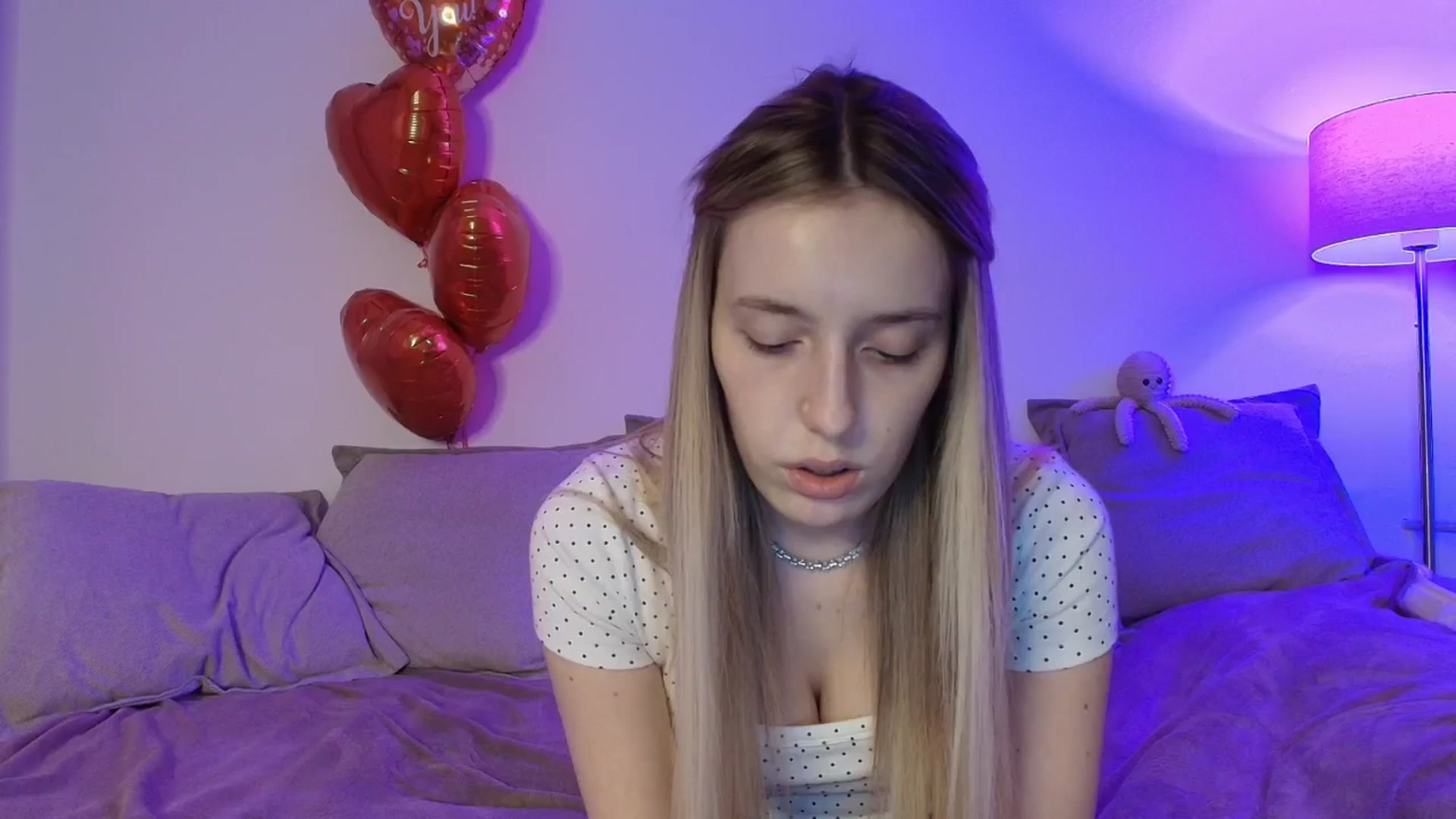 Gallery image thumbnail from Elenaxkiss's myfreecams stream on, 02/17/2026, 20:16 image 4 of 20