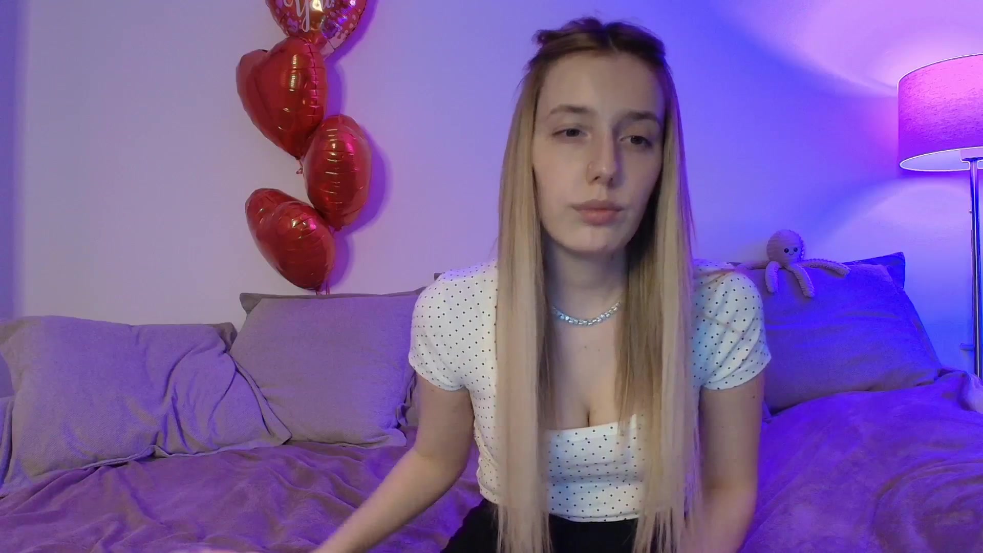 Gallery image thumbnail from Elenaxkiss's myfreecams stream on, 02/17/2026, 20:16 image 14 of 20