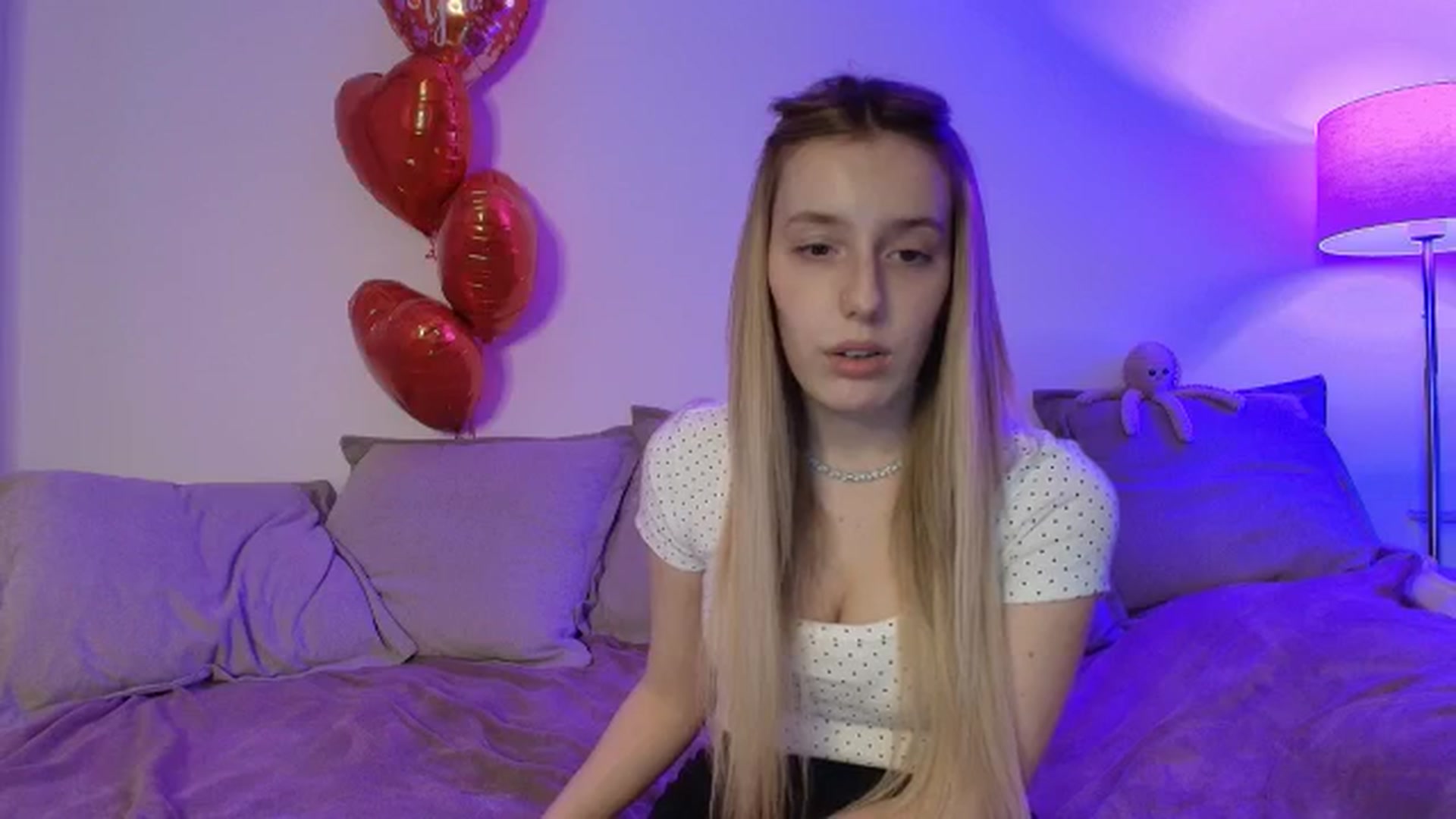 Gallery image thumbnail from Elenaxkiss's myfreecams stream on, 02/17/2026, 20:16 image 8 of 20