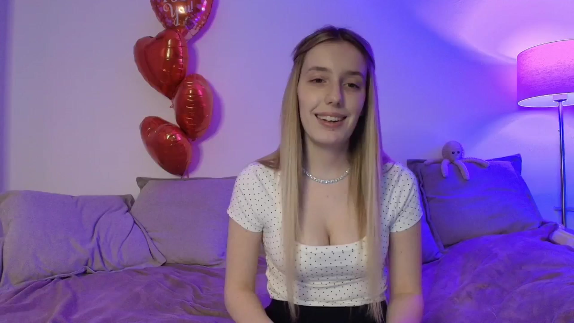 Gallery image thumbnail from Elenaxkiss's myfreecams stream on, 02/17/2026, 20:16 image 1 of 20