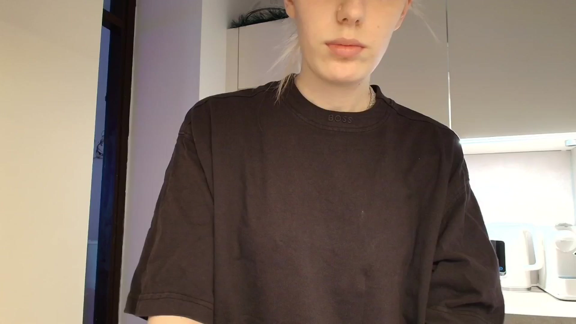 Gallery image thumbnail from Elenaxkiss's myfreecams stream on, 02/18/2026, 09:15 image 10 of 20