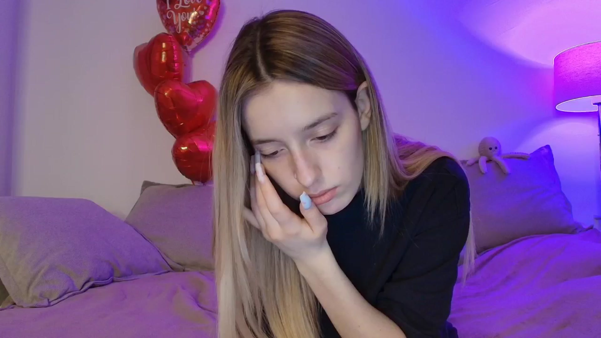 Gallery image thumbnail from Elenaxkiss's myfreecams stream on, 02/18/2026, 09:15 image 2 of 20