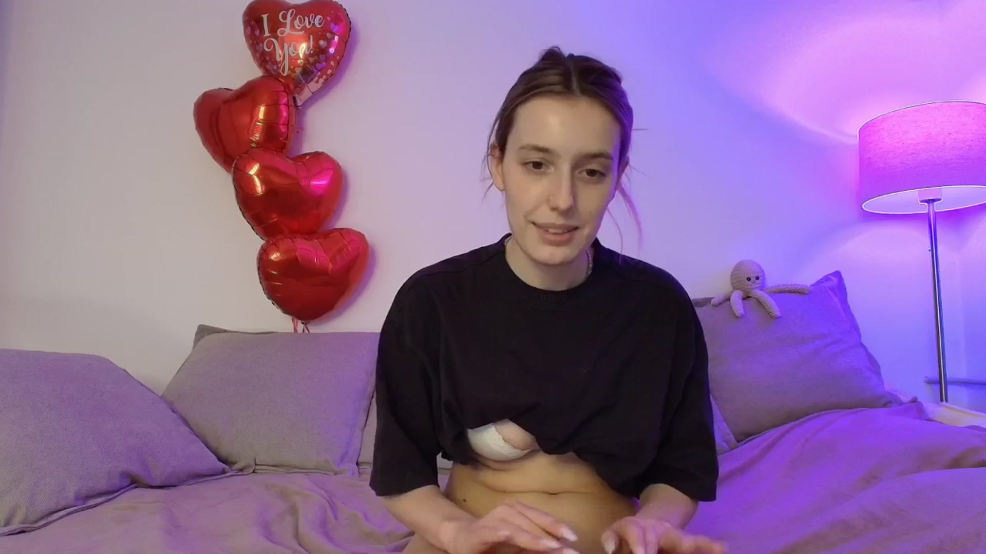Gallery image thumbnail from Elenaxkiss's myfreecams stream on, 02/18/2026, 11:32 image 19 of 20
