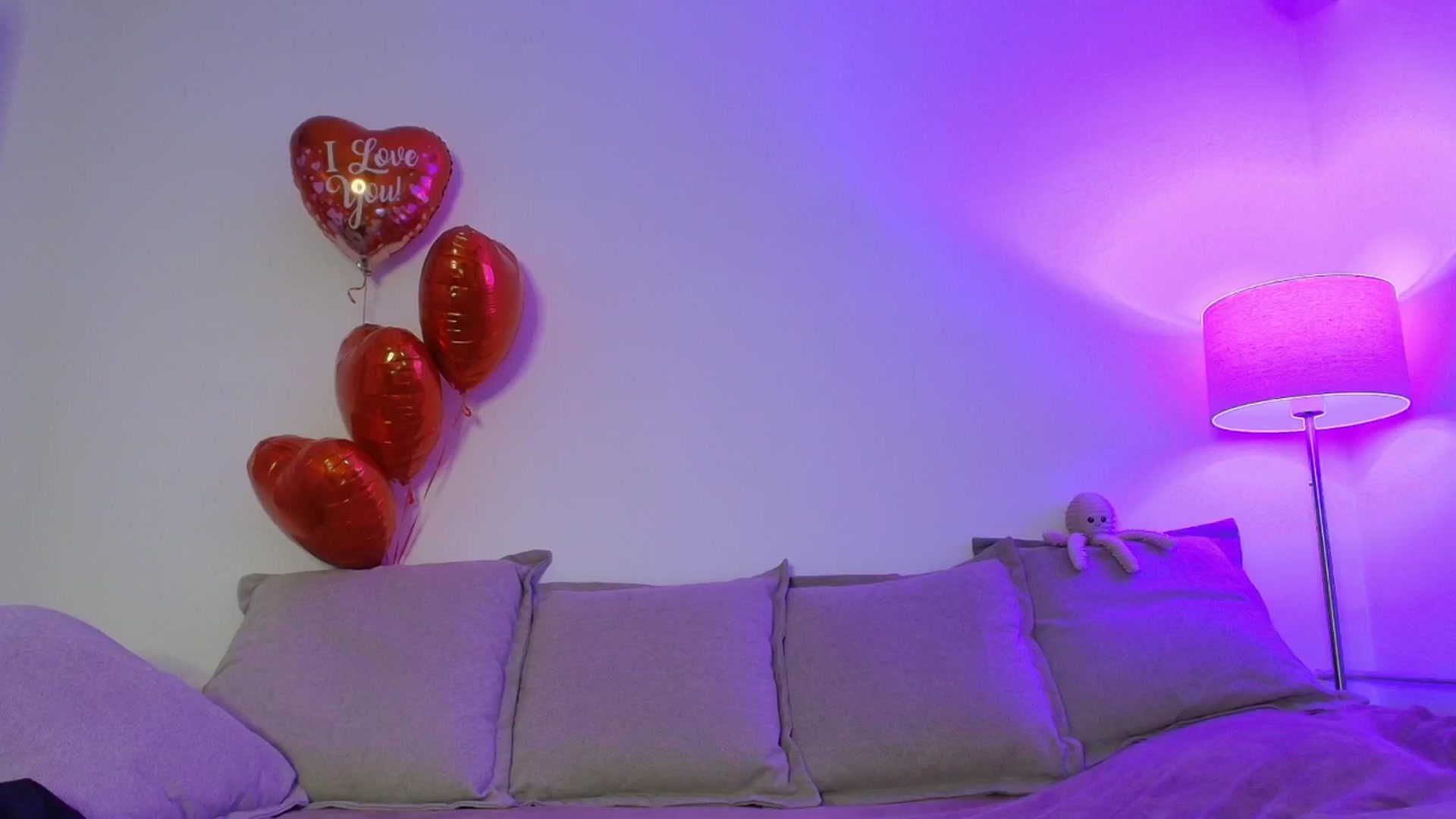 Gallery image thumbnail from Elenaxkiss's myfreecams stream on, 02/19/2026, 08:33 image 20 of 20