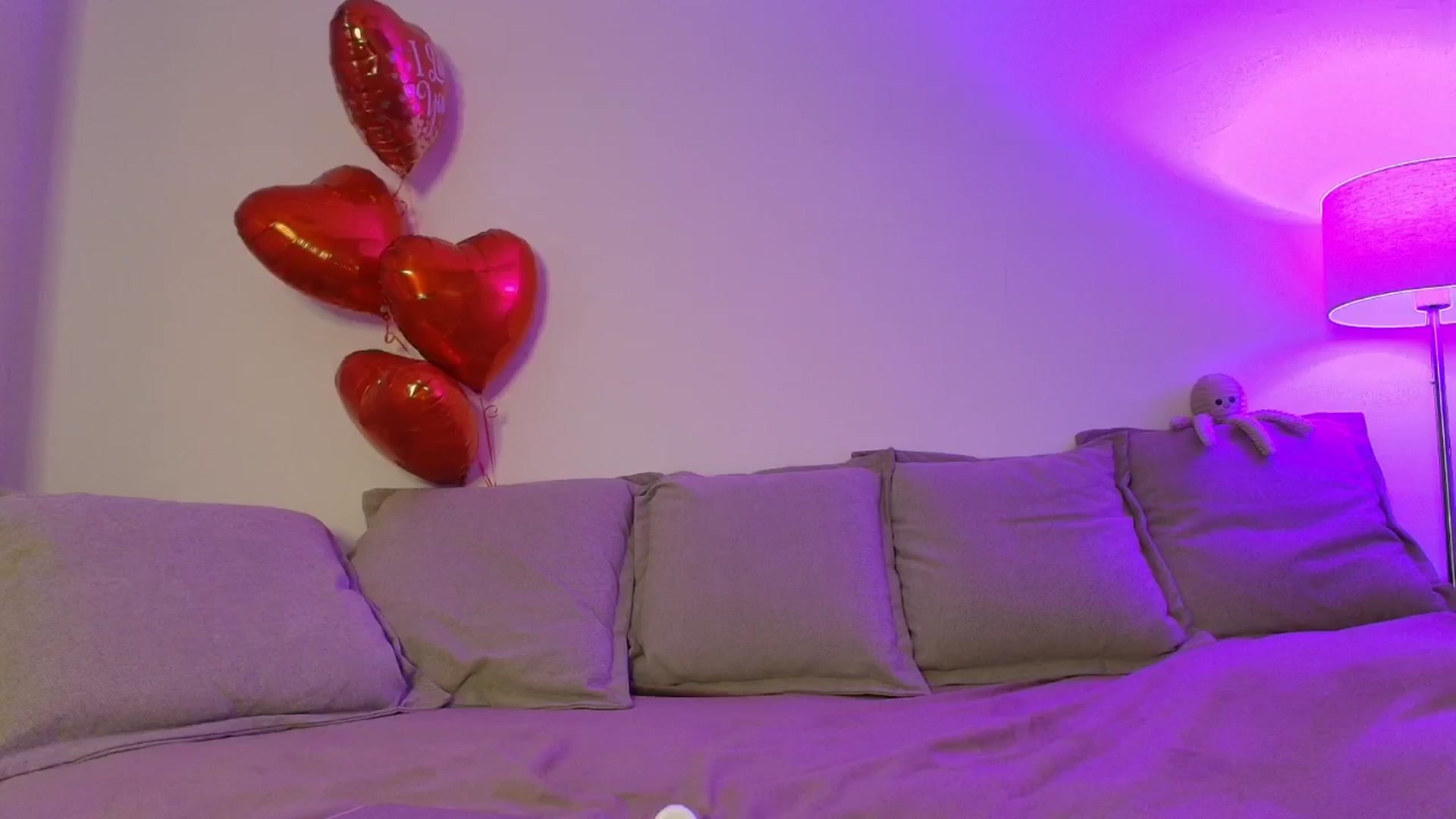 Gallery image thumbnail from Elenaxkiss's myfreecams stream on, 02/20/2026, 08:07 image 18 of 20