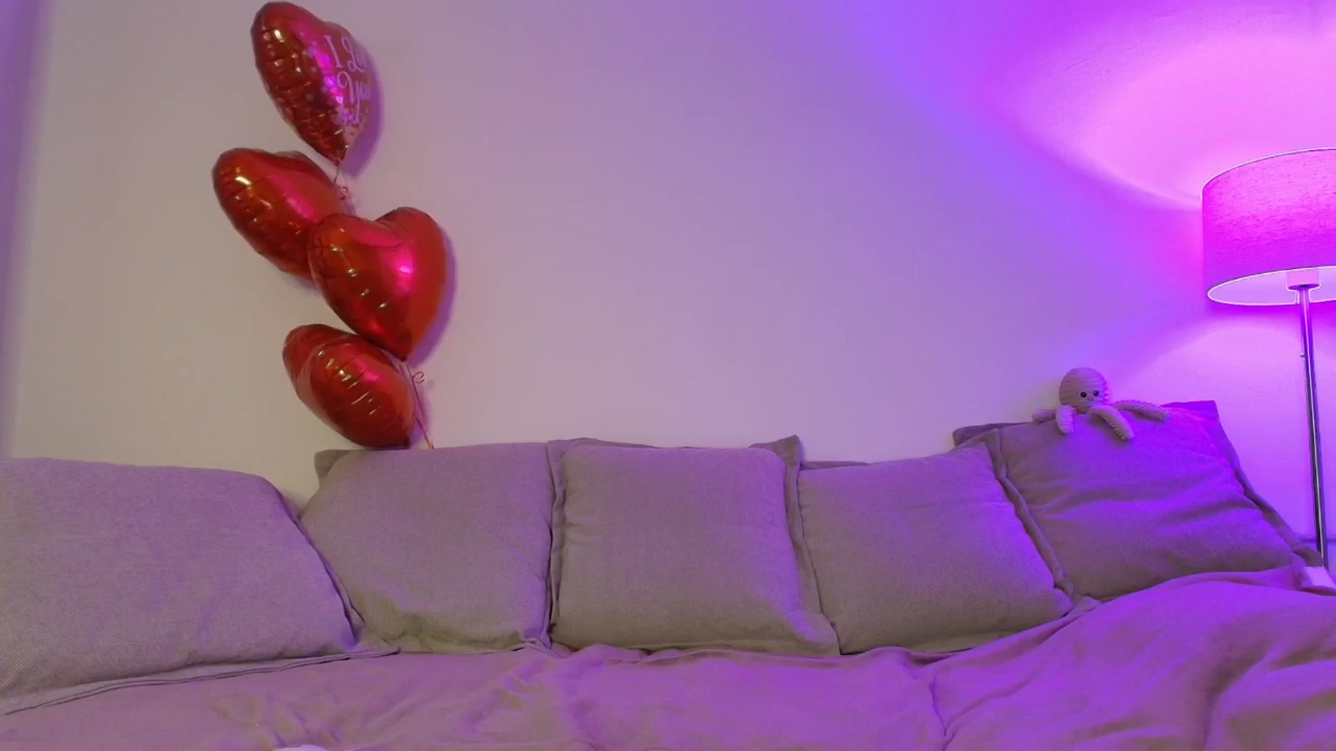 Gallery image thumbnail from Elenaxkiss's myfreecams stream on, 02/20/2026, 11:53 image 5 of 20