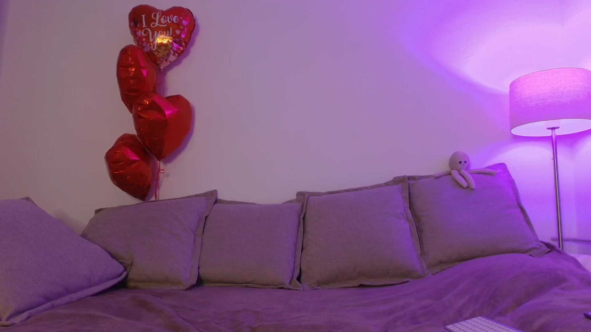 Gallery image thumbnail from Elenaxkiss's myfreecams stream on, 02/21/2026, 11:14 image 11 of 20