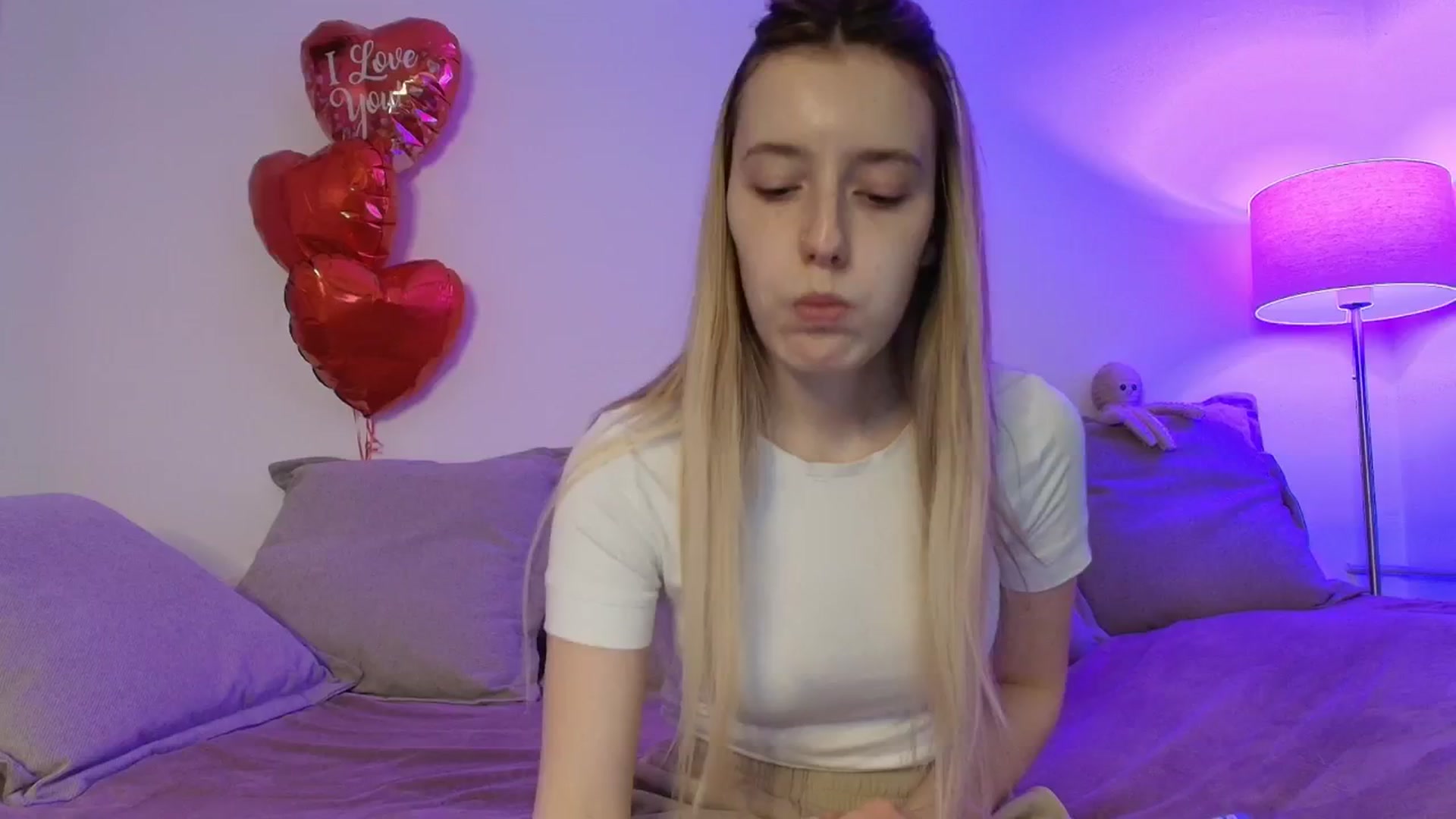 Gallery image thumbnail from Elenaxkiss's myfreecams stream on, 02/23/2026, 11:02 image 3 of 20