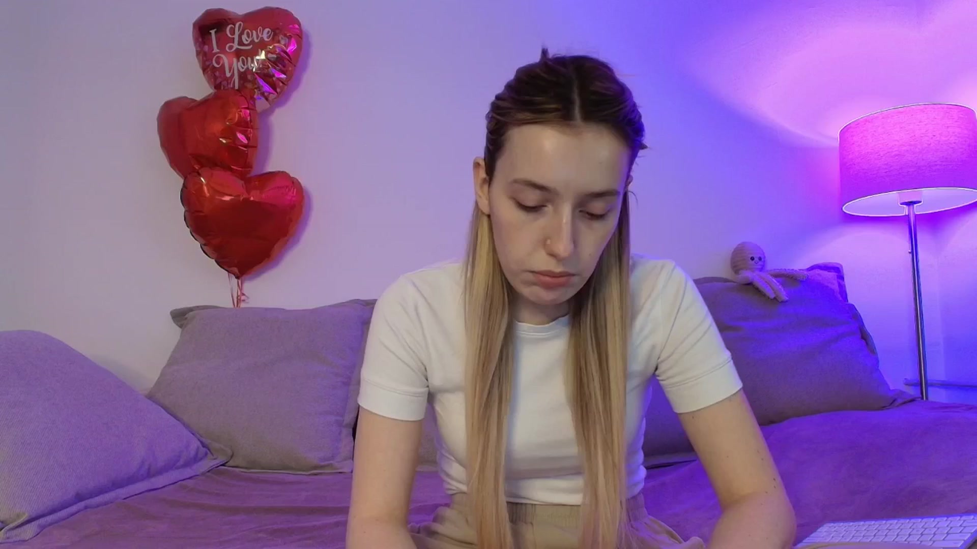 Gallery image thumbnail from Elenaxkiss's myfreecams stream on, 02/23/2026, 11:02 image 8 of 20