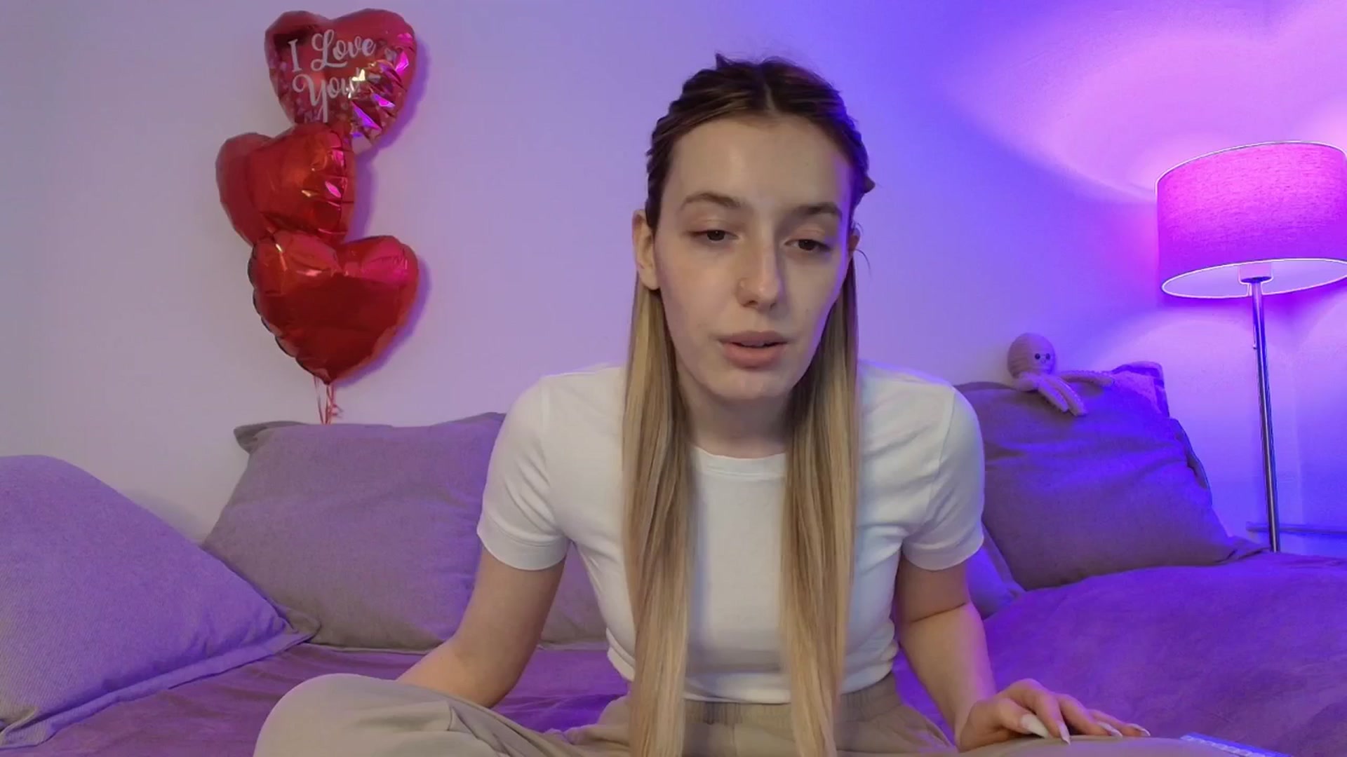 Gallery image thumbnail from Elenaxkiss's myfreecams stream on, 02/23/2026, 11:02 image 7 of 20